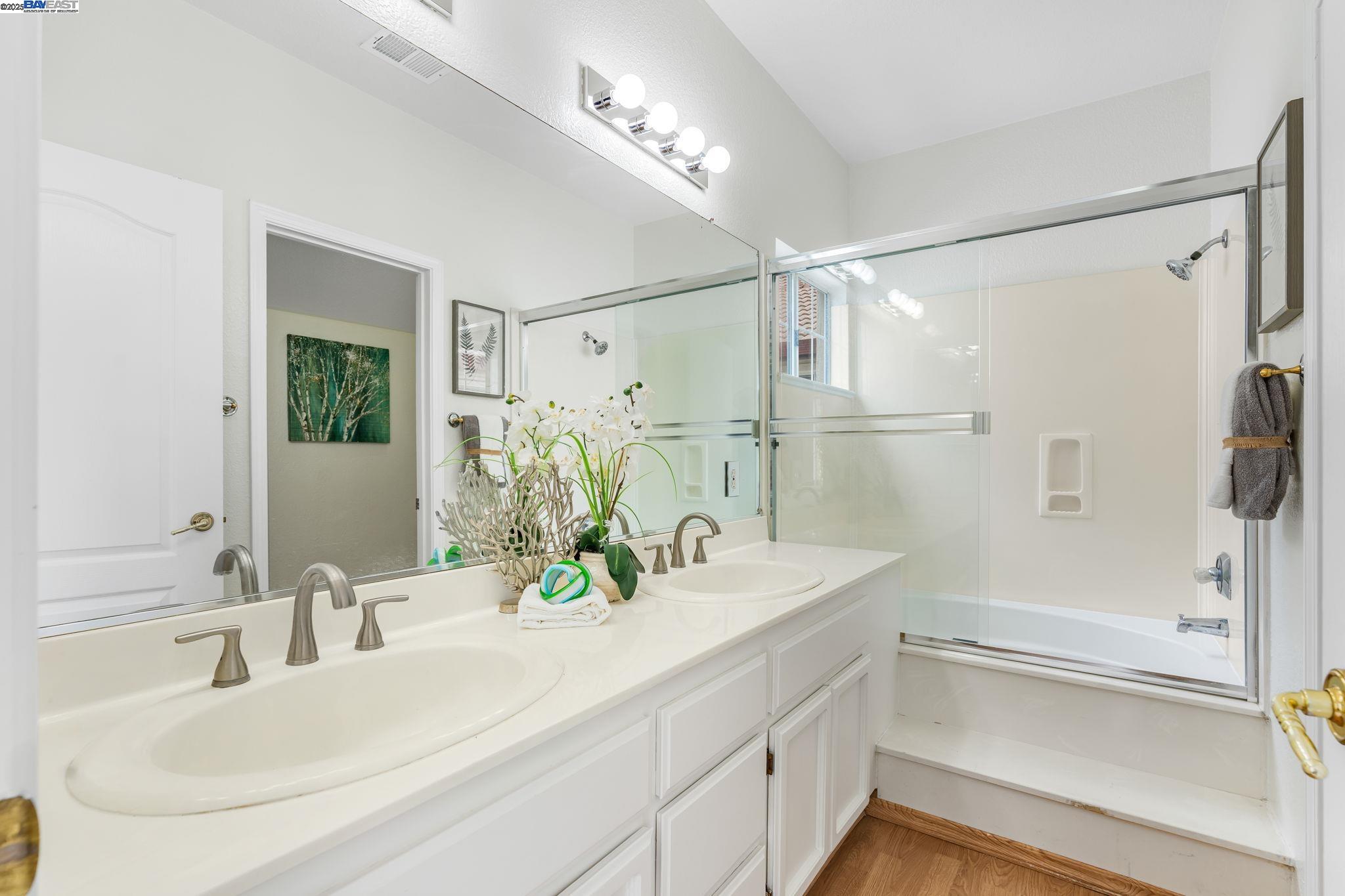 Photo #15: 41105699 Listing: Photo #15