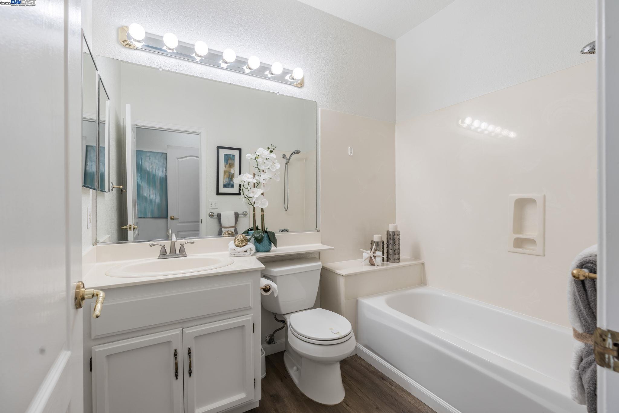 Photo #9: 41105699 Listing: Photo #9