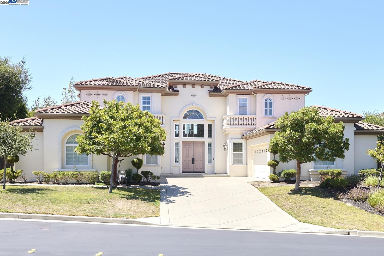 Detail Gallery Image 1 of 27 For 3272 Ashbourne Cir, San Ramon,  CA 94583 - 5 Beds | 5/1 Baths