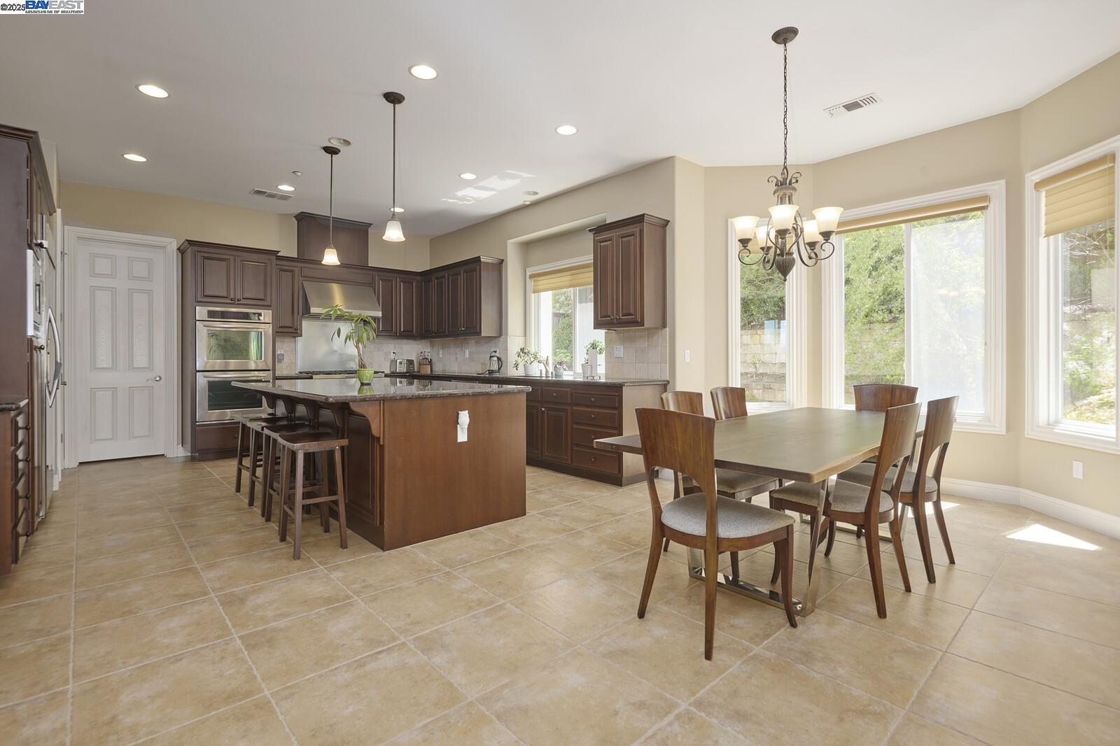 Detail Gallery Image 12 of 27 For 3272 Ashbourne Cir, San Ramon,  CA 94583 - 5 Beds | 5/1 Baths