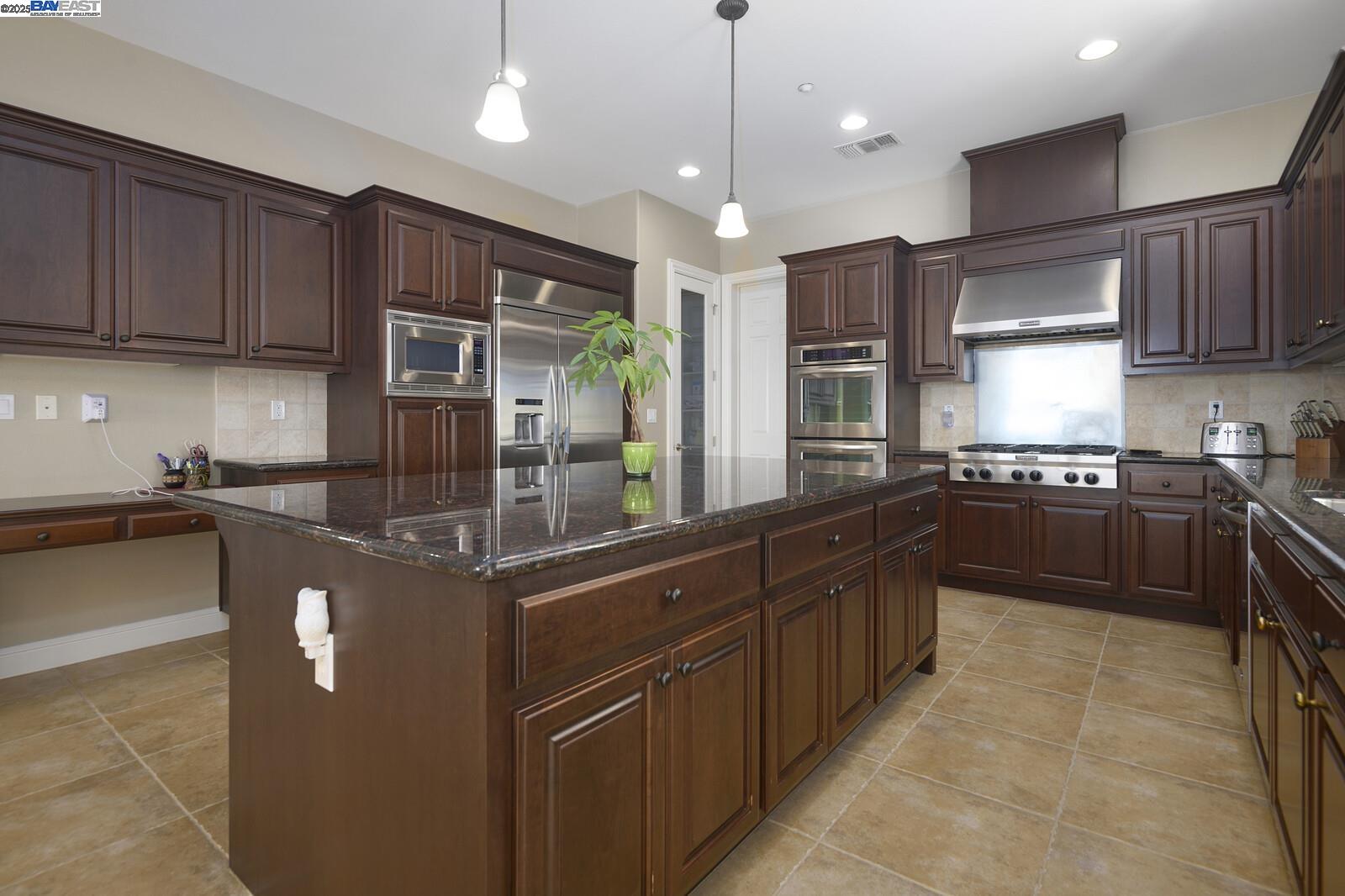 Detail Gallery Image 13 of 27 For 3272 Ashbourne Cir, San Ramon,  CA 94583 - 5 Beds | 5/1 Baths