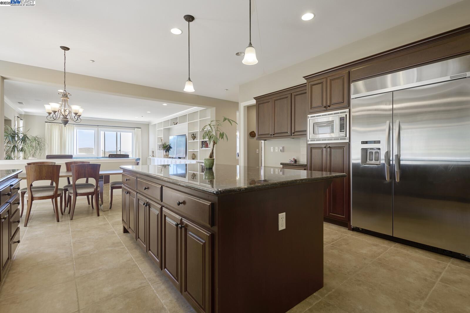 Detail Gallery Image 14 of 27 For 3272 Ashbourne Cir, San Ramon,  CA 94583 - 5 Beds | 5/1 Baths