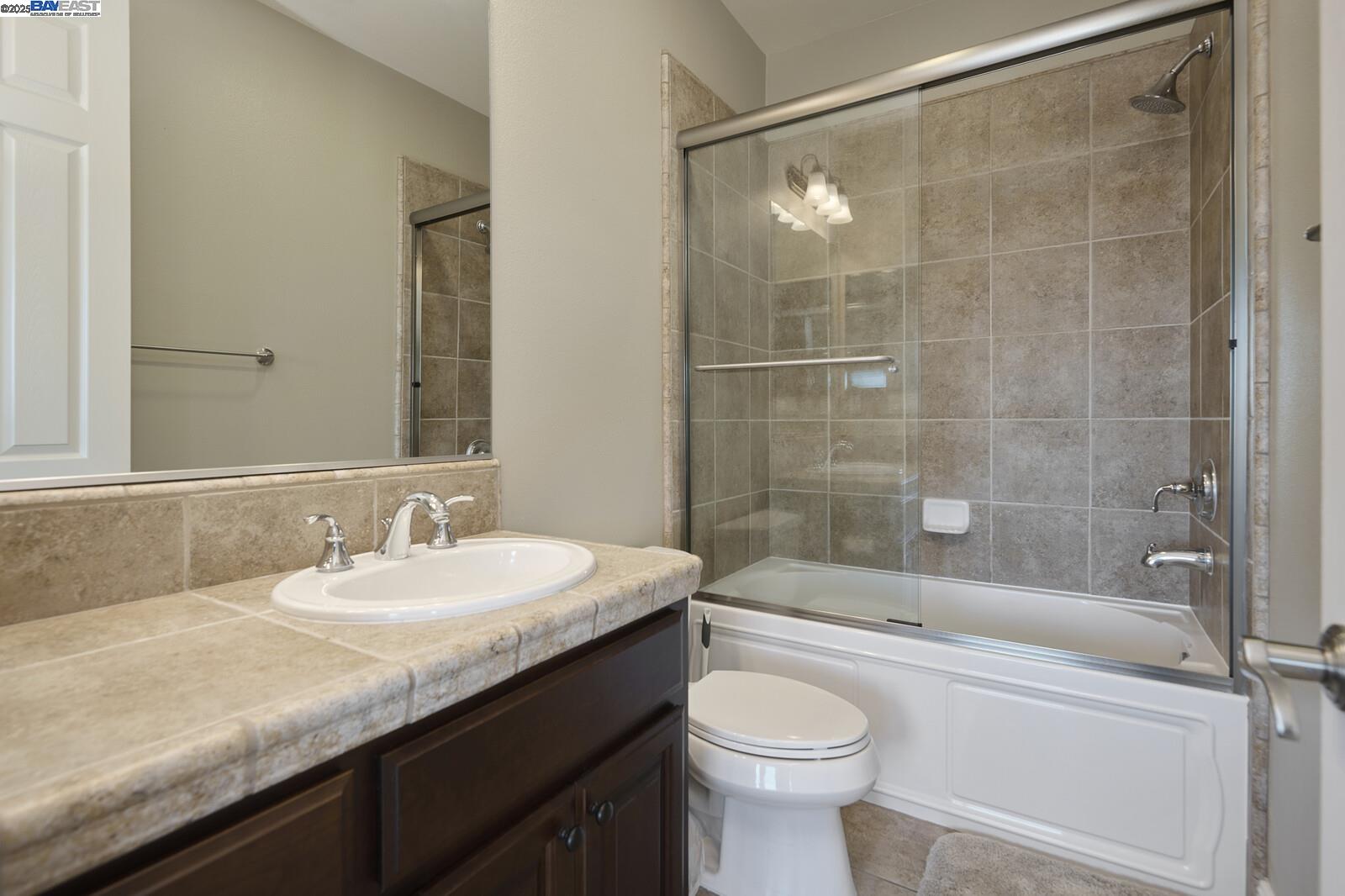 Detail Gallery Image 22 of 27 For 3272 Ashbourne Cir, San Ramon,  CA 94583 - 5 Beds | 5/1 Baths