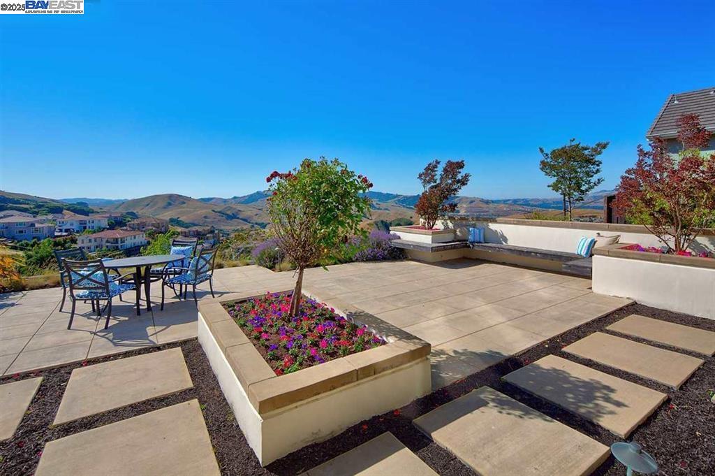 Detail Gallery Image 4 of 27 For 3272 Ashbourne Cir, San Ramon,  CA 94583 - 5 Beds | 5/1 Baths