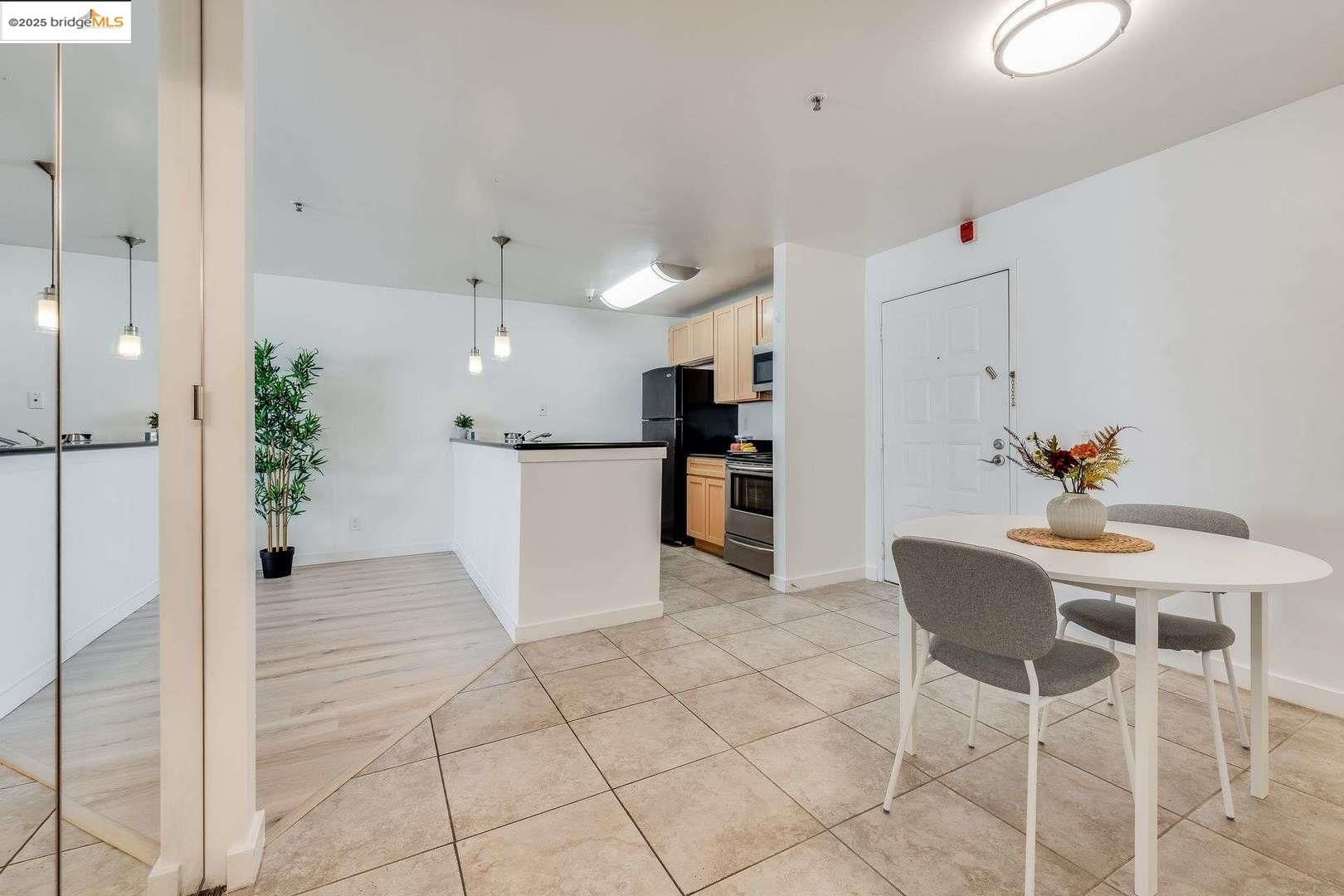 Photo #2: 41105703 Listing 