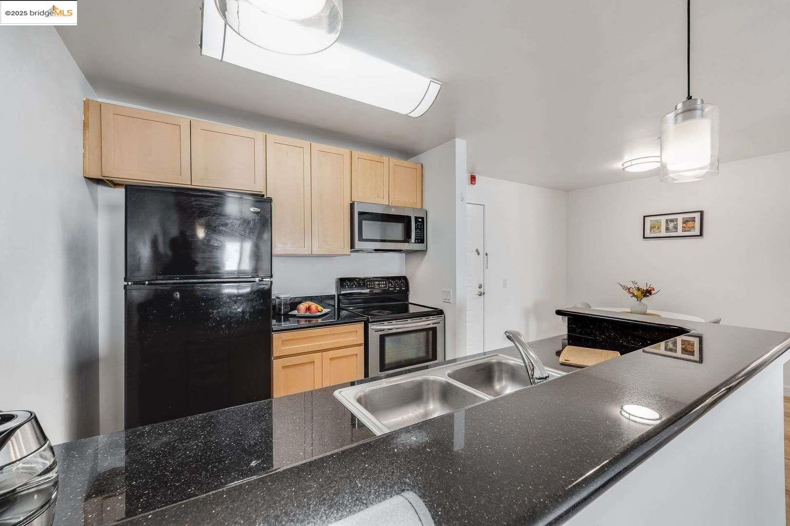 Photo #5: 41105703 Listing 