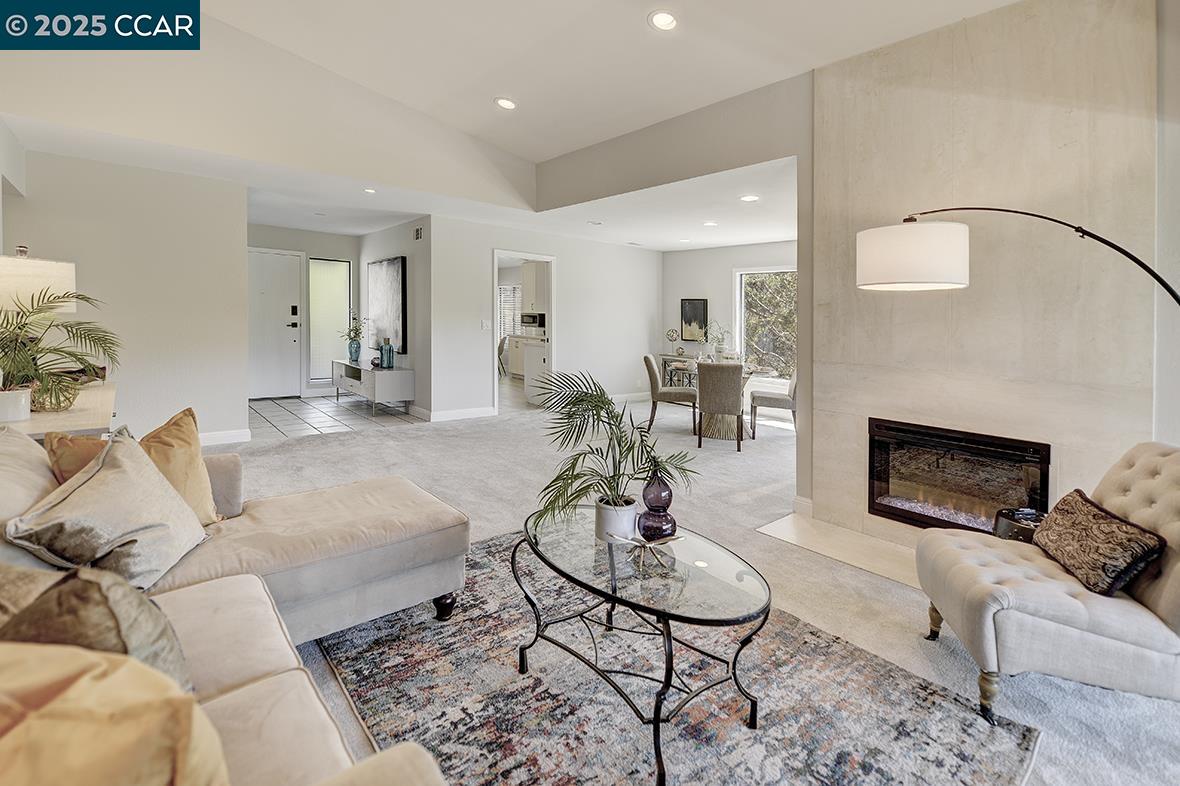 Photo #5: 41105704 Listing 
