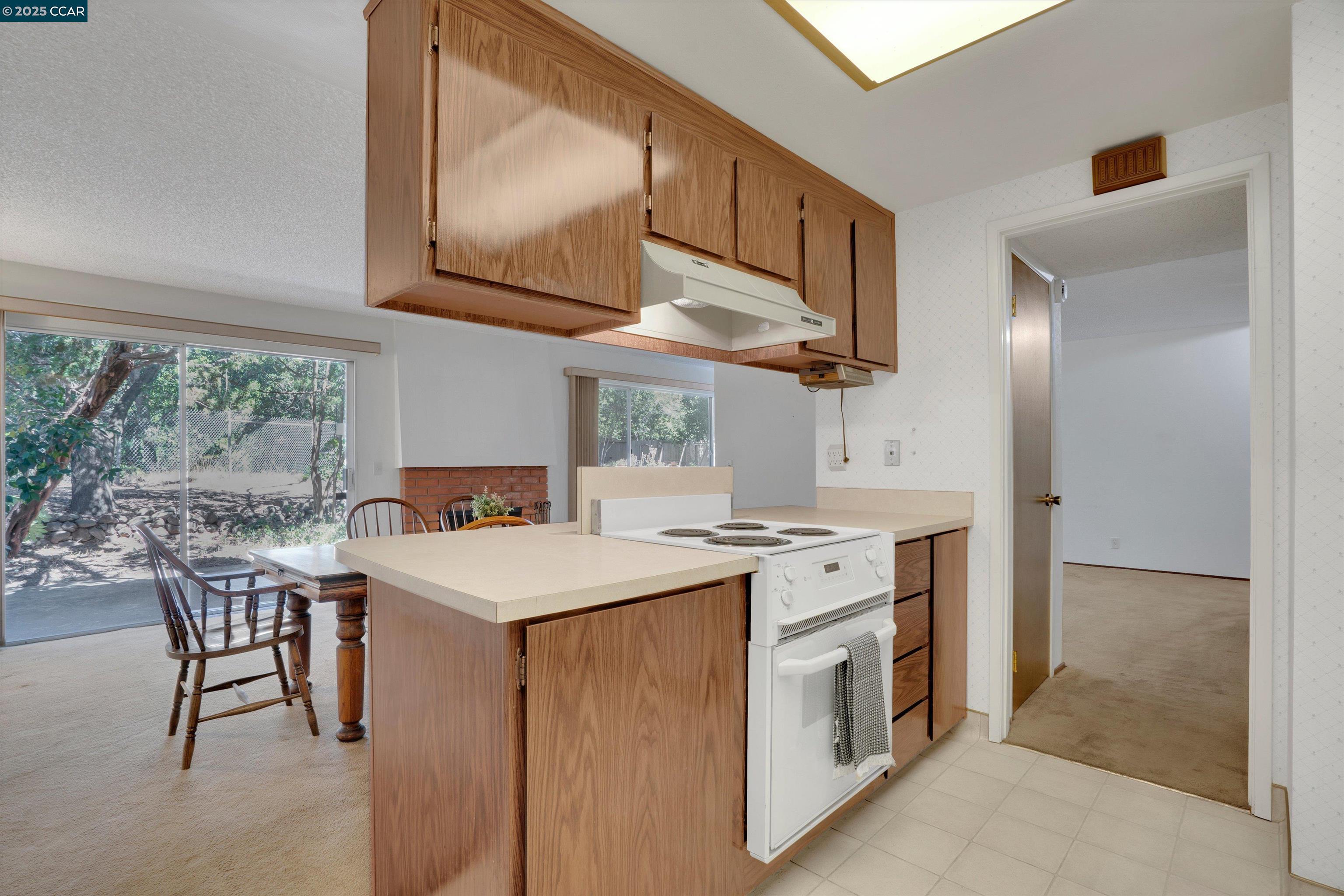 Detail Gallery Image 11 of 33 For 663 Abrigo Ct, San Ramon,  CA 94583 - 3 Beds | 2/1 Baths