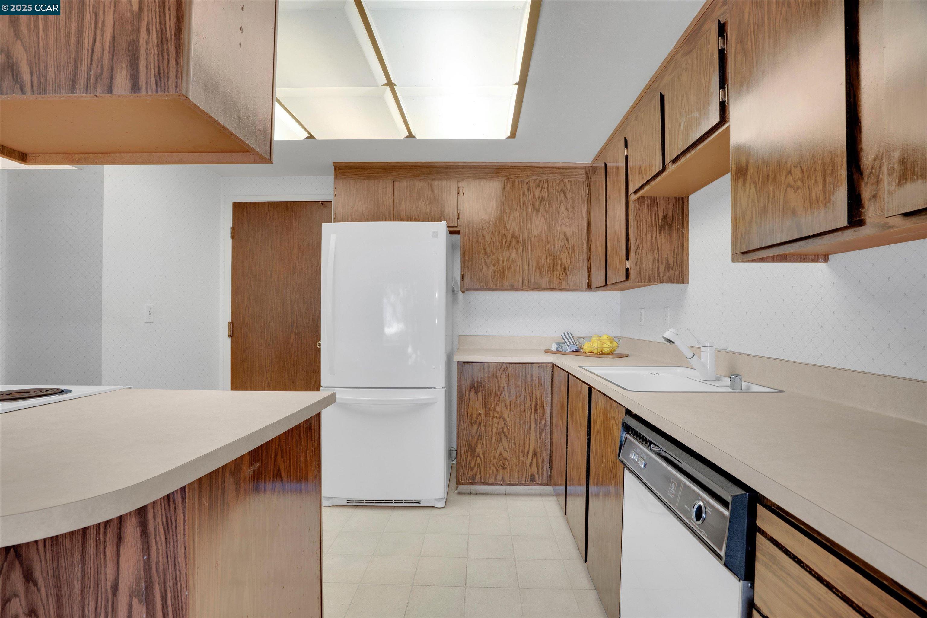 Detail Gallery Image 12 of 33 For 663 Abrigo Ct, San Ramon,  CA 94583 - 3 Beds | 2/1 Baths