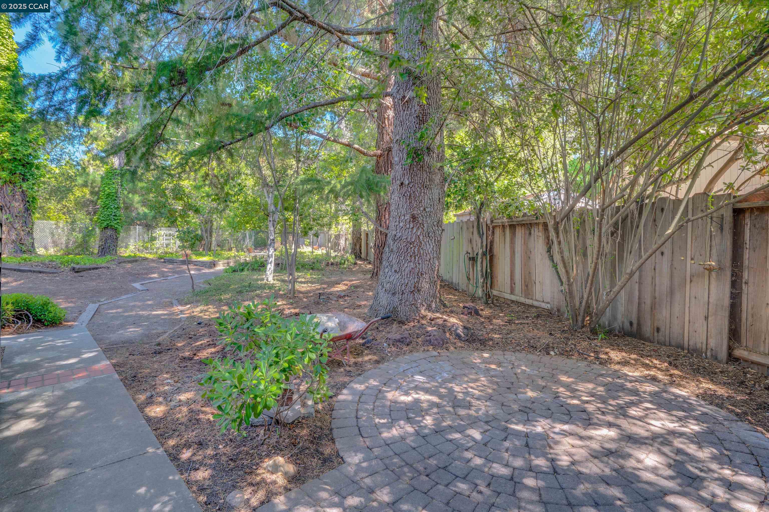 Detail Gallery Image 3 of 33 For 663 Abrigo Ct, San Ramon,  CA 94583 - 3 Beds | 2/1 Baths