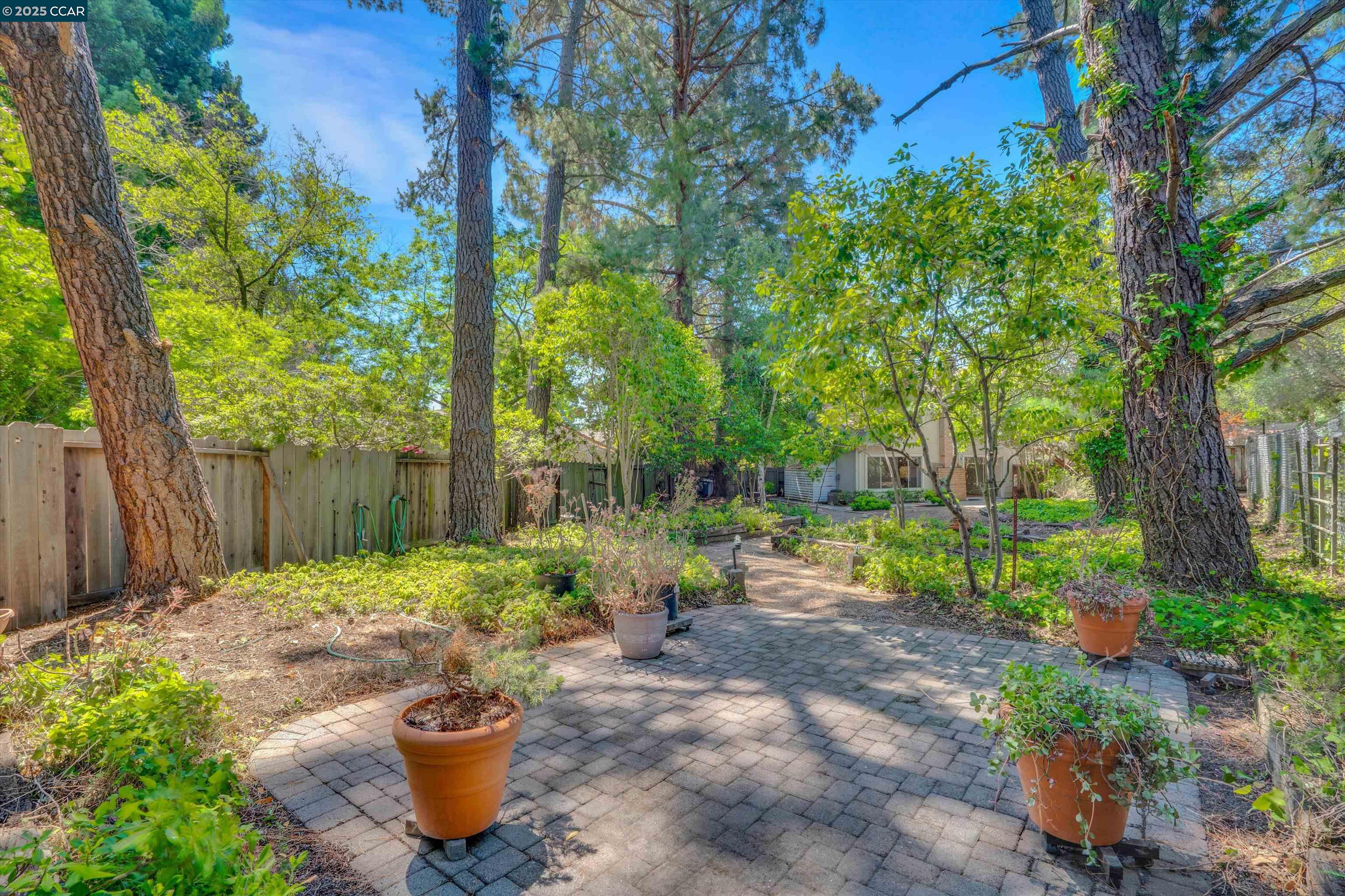 Detail Gallery Image 25 of 33 For 663 Abrigo Ct, San Ramon,  CA 94583 - 3 Beds | 2/1 Baths