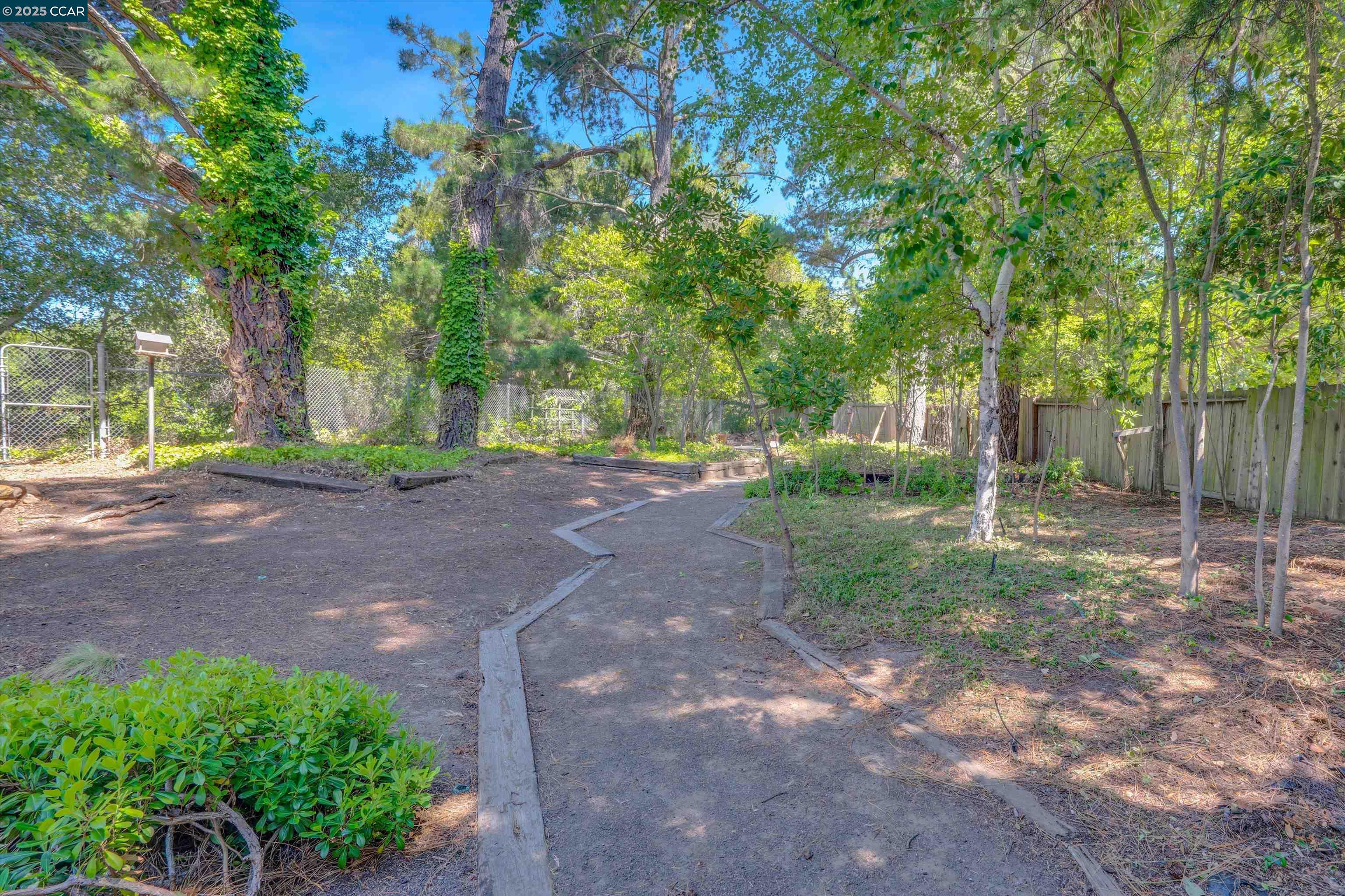 Detail Gallery Image 4 of 33 For 663 Abrigo Ct, San Ramon,  CA 94583 - 3 Beds | 2/1 Baths