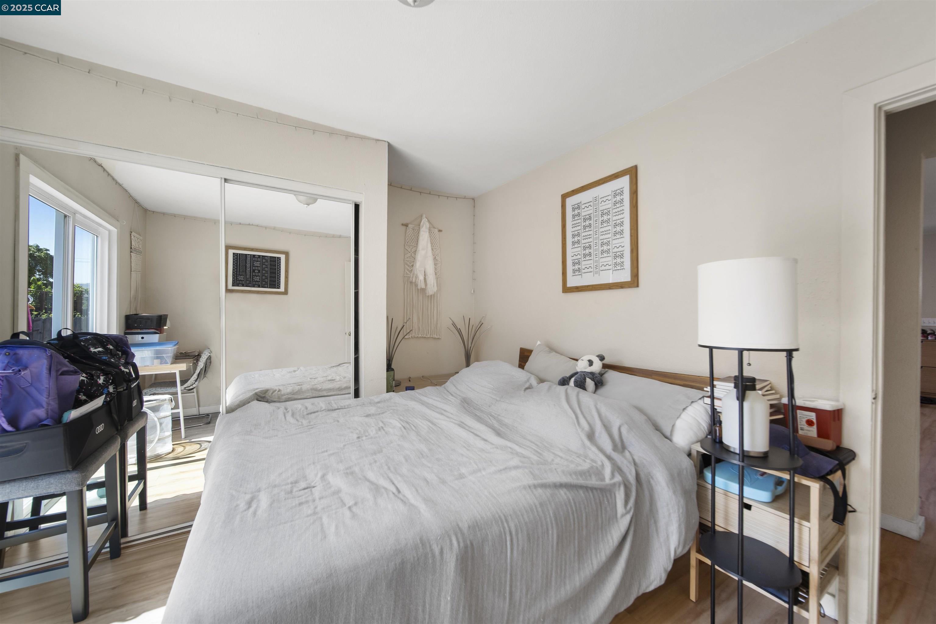 Detail Gallery Image 13 of 23 For 3106 Chestnut St, Oakland,  CA 94608-4451 - 3 Beds | 1 Baths