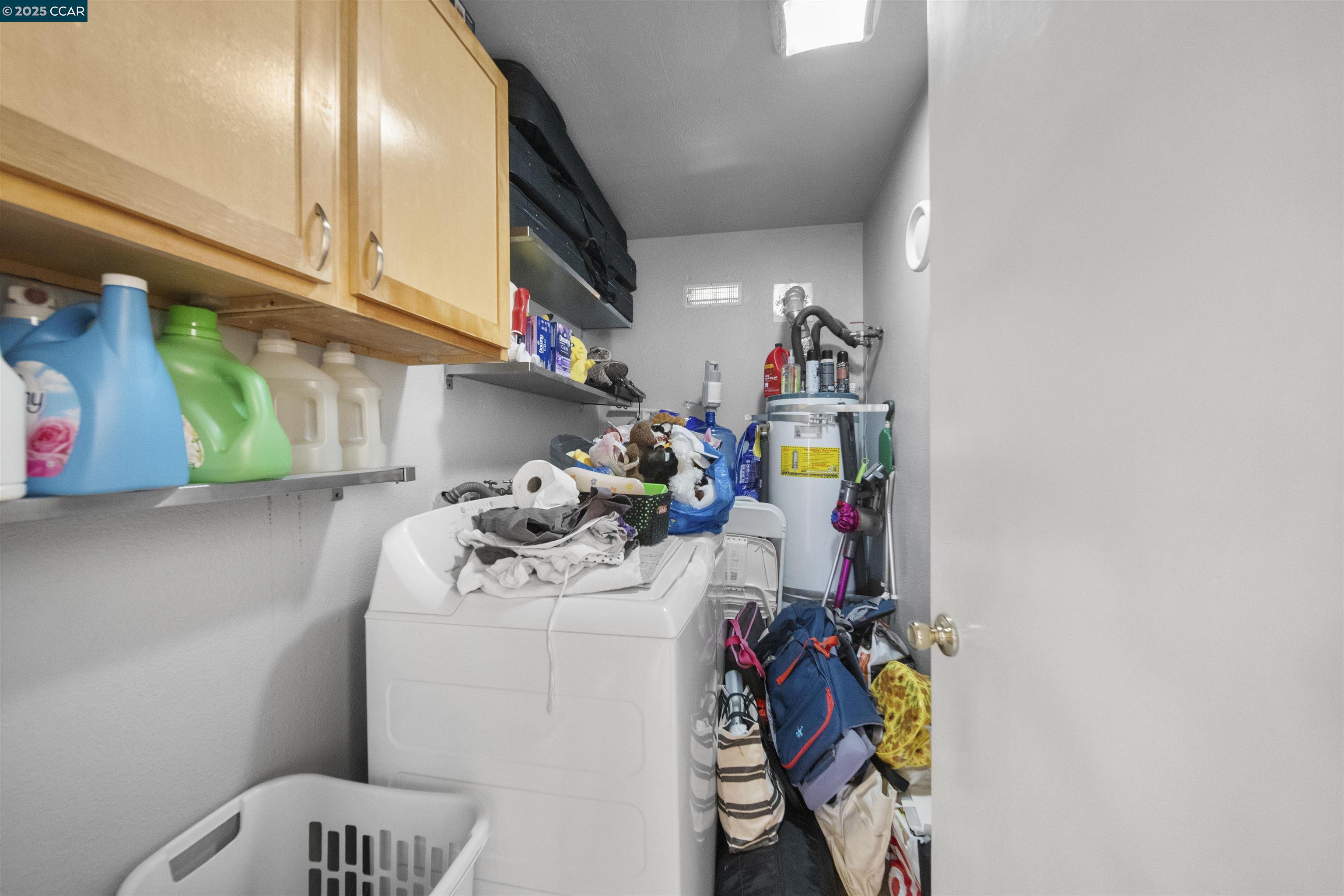 Detail Gallery Image 18 of 23 For 3106 Chestnut St, Oakland,  CA 94608-4451 - 3 Beds | 1 Baths