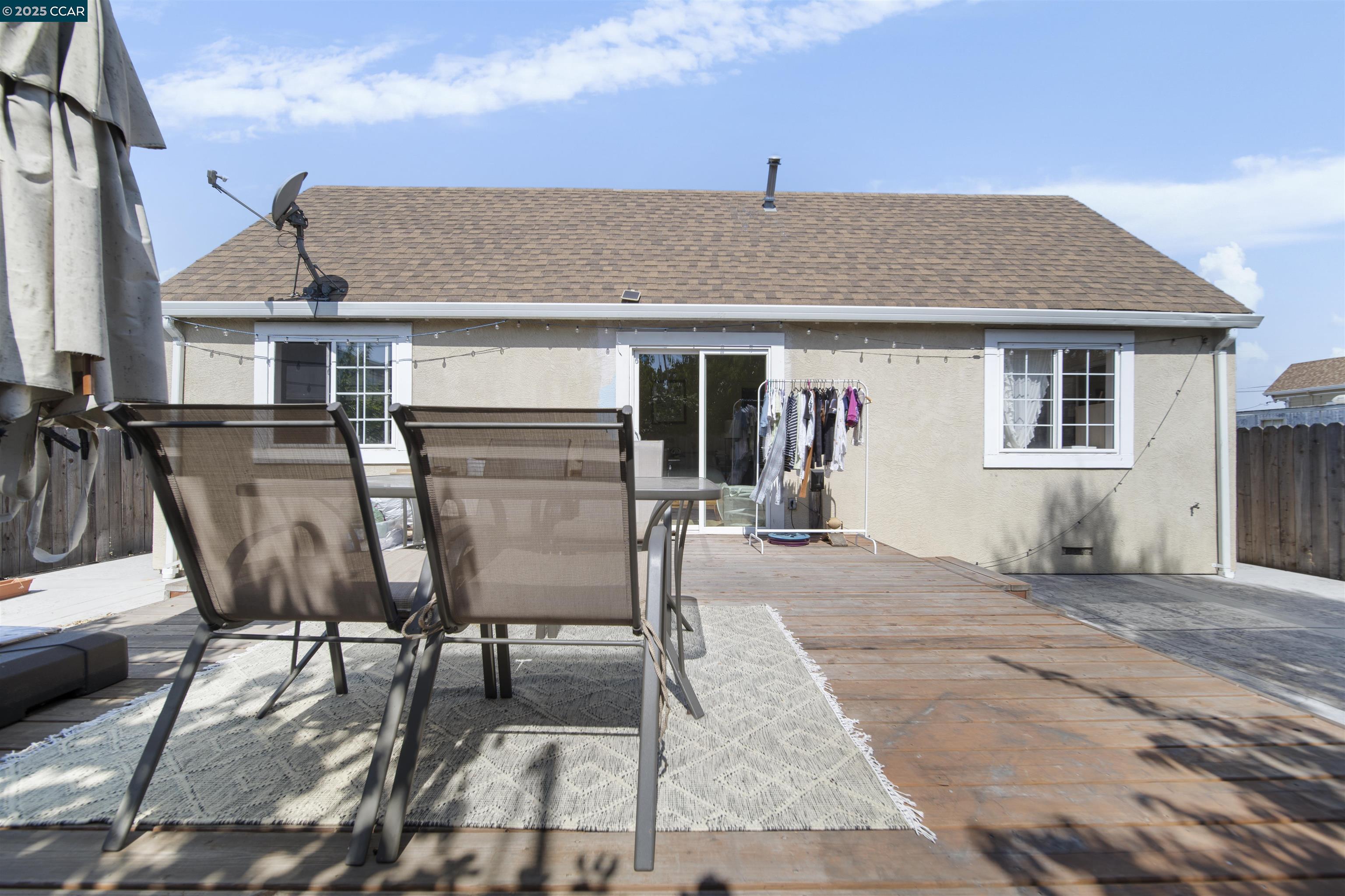 Detail Gallery Image 23 of 23 For 3106 Chestnut St, Oakland,  CA 94608-4451 - 3 Beds | 1 Baths