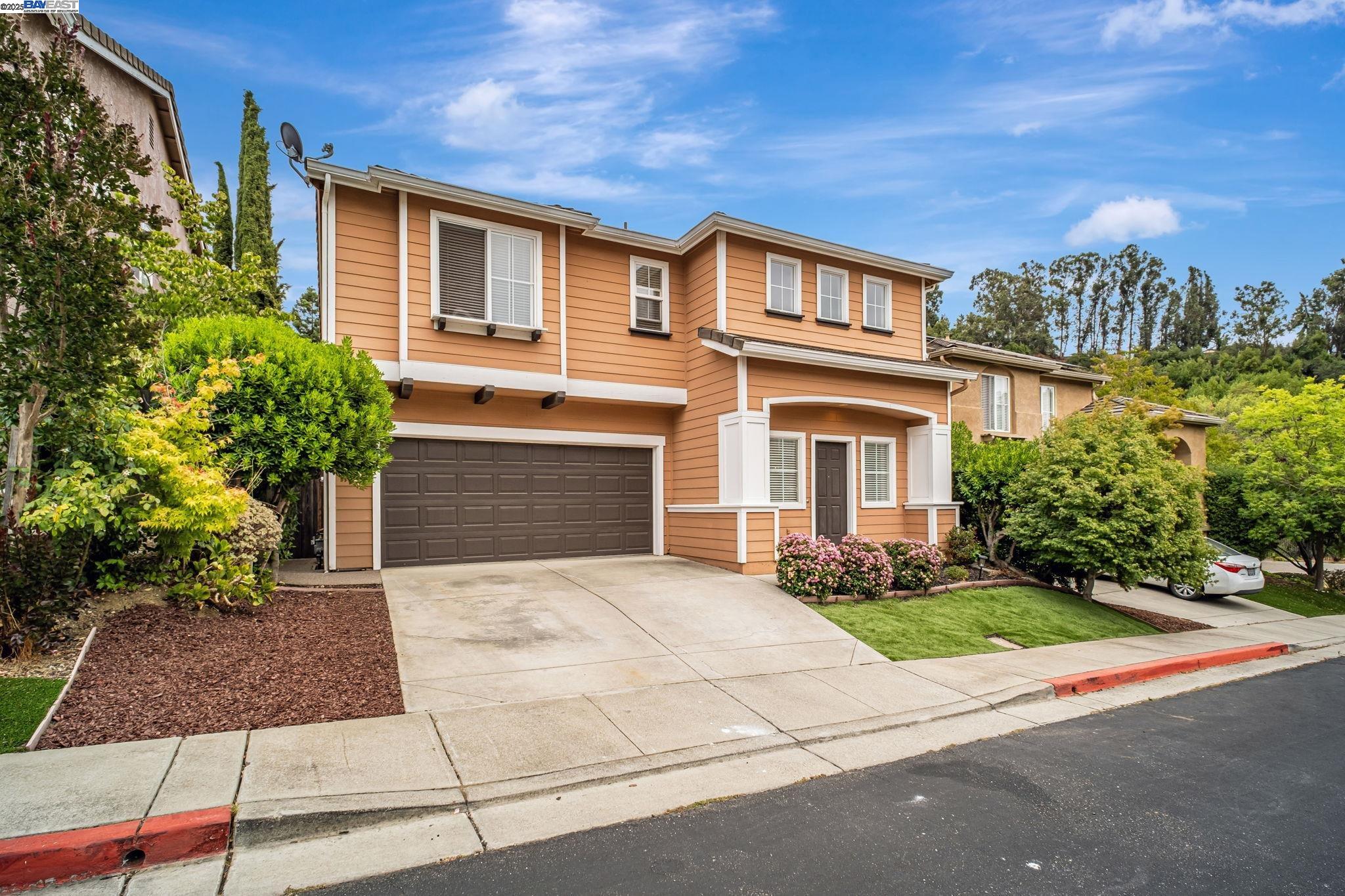 Detail Gallery Image 1 of 1 For 20011 Shadow Creek Cir, Castro Valley,  CA 94552 - 4 Beds | 2/1 Baths