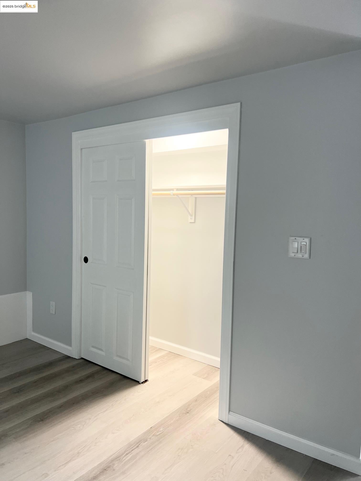 Detail Gallery Image 7 of 7 For 2501 Mabel St. #B,  Berkeley,  CA 94702 - 2 Beds | 1 Baths