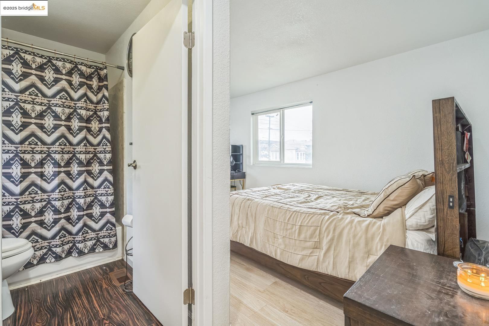 Detail Gallery Image 15 of 32 For 874 Pine St, Oakland,  CA 94607 - 3 Beds | 2/1 Baths