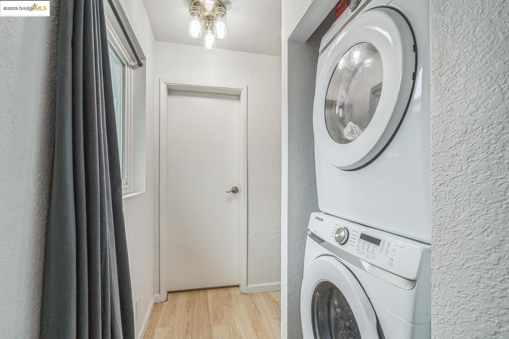 Detail Gallery Image 20 of 32 For 874 Pine St, Oakland,  CA 94607 - 3 Beds | 2/1 Baths