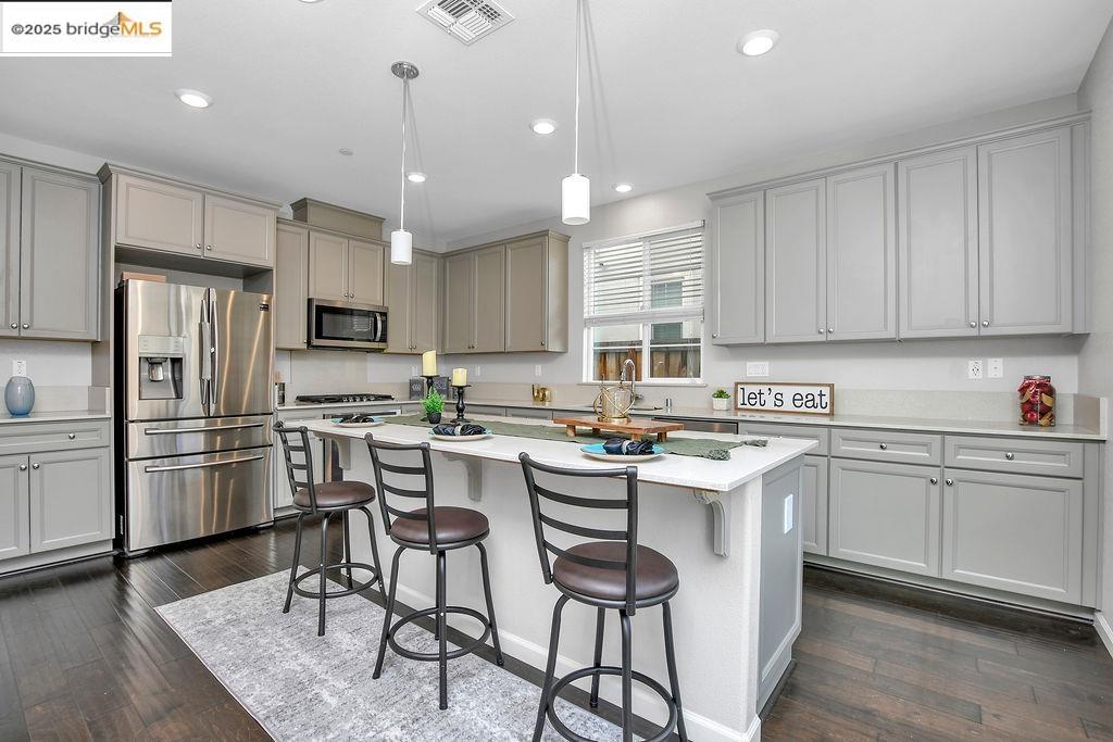 Detail Gallery Image 2 of 31 For 89 Baird Cir, Brentwood,  CA 94513 - 4 Beds | 3 Baths