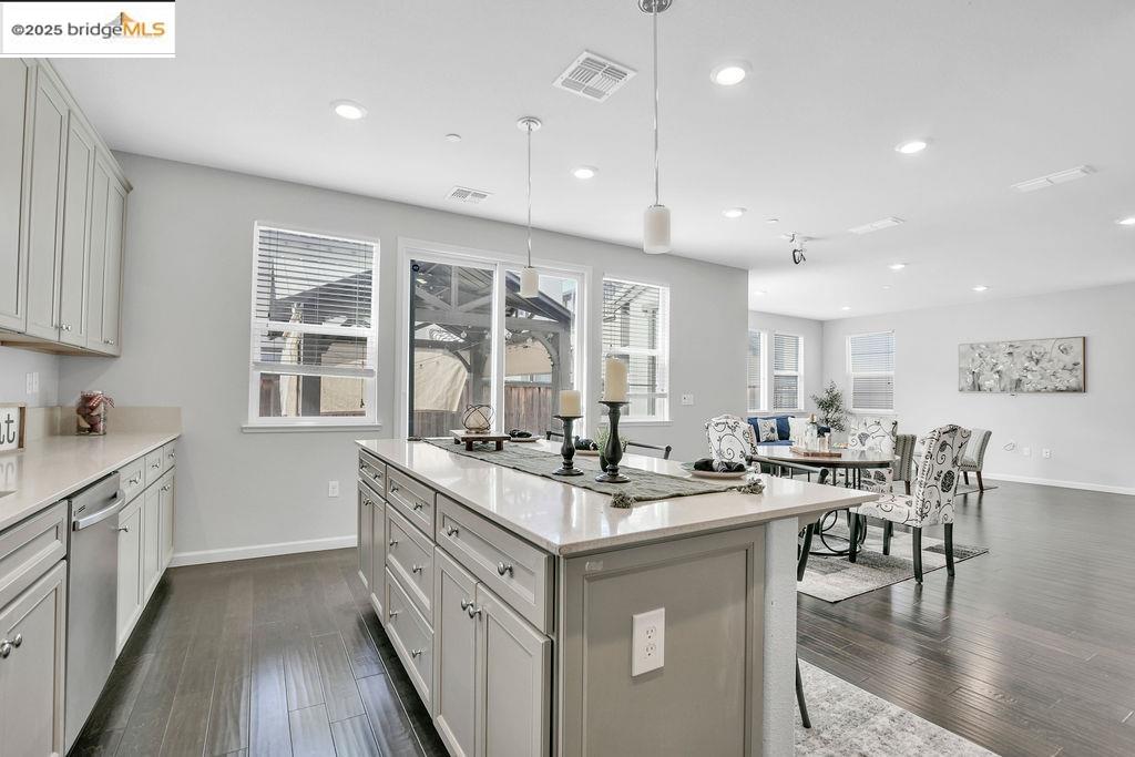 Detail Gallery Image 3 of 31 For 89 Baird Cir, Brentwood,  CA 94513 - 4 Beds | 3 Baths