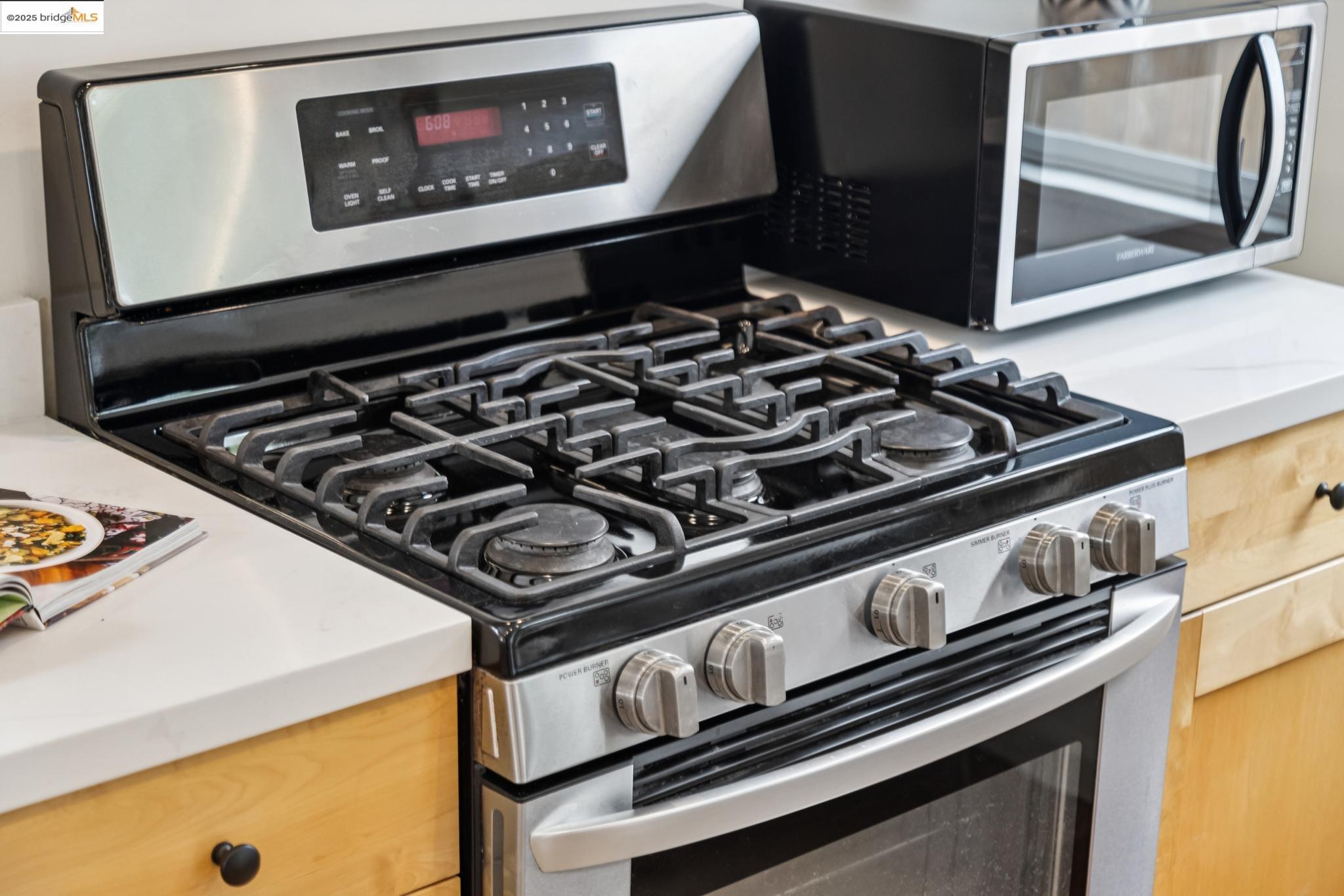 1415 67Th St, Berkeley, California 94702, 2 Bedrooms Bedrooms, 4 Rooms Rooms,1 BathroomBathrooms,Residential,For Sale,1415 67Th St,41105724