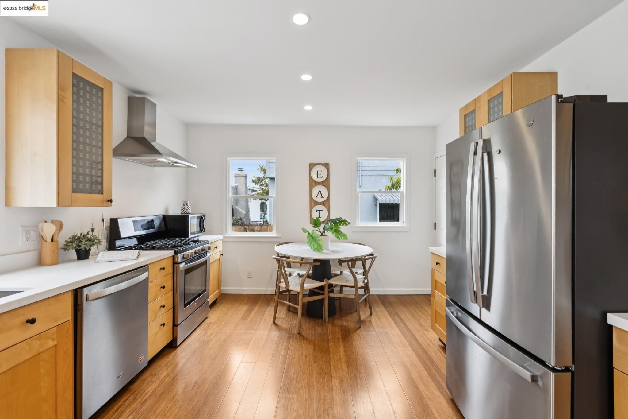 1415 67Th St, Berkeley, California 94702, 2 Bedrooms Bedrooms, 4 Rooms Rooms,1 BathroomBathrooms,Residential,For Sale,1415 67Th St,41105724