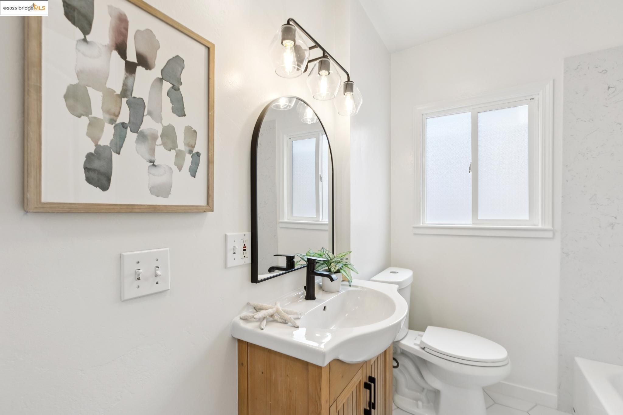 1415 67Th St, Berkeley, California 94702, 2 Bedrooms Bedrooms, 4 Rooms Rooms,1 BathroomBathrooms,Residential,For Sale,1415 67Th St,41105724