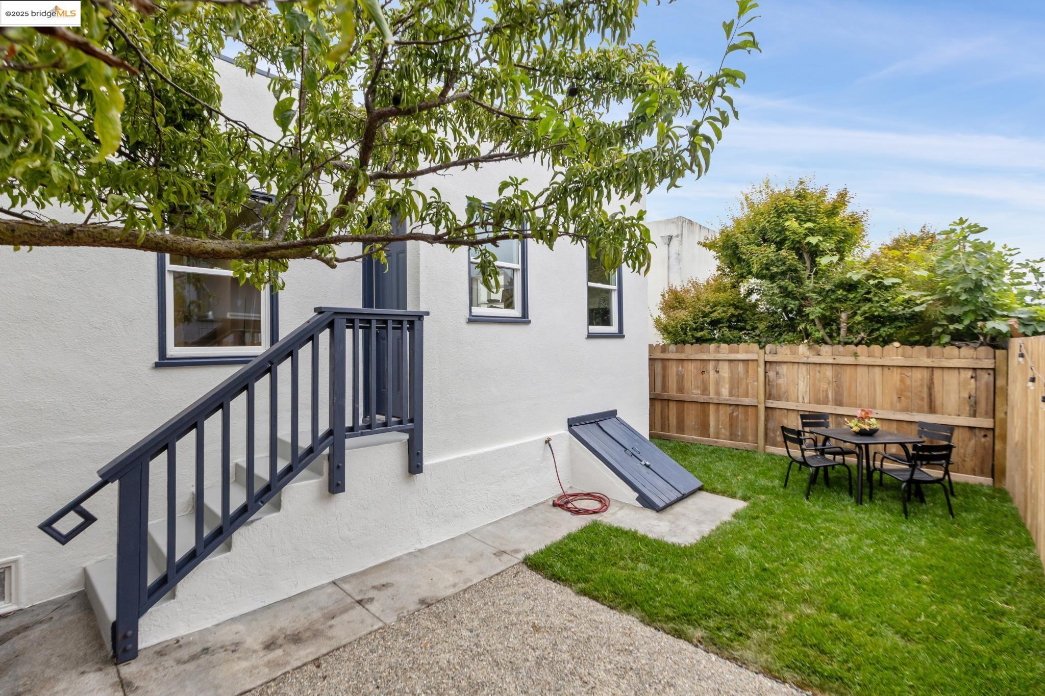 1415 67Th St, Berkeley, California 94702, 2 Bedrooms Bedrooms, 4 Rooms Rooms,1 BathroomBathrooms,Residential,For Sale,1415 67Th St,41105724