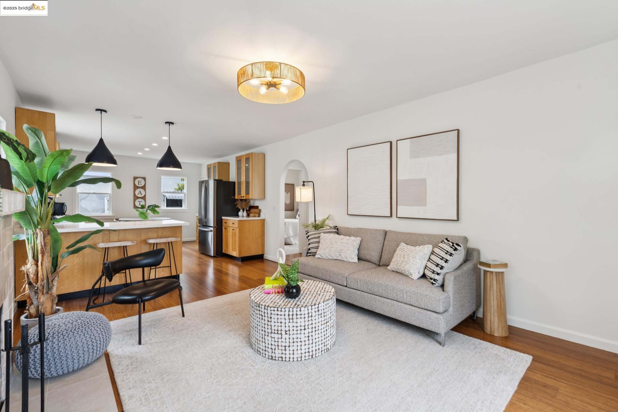 1415 67Th St, Berkeley, California 94702, 2 Bedrooms Bedrooms, 4 Rooms Rooms,1 BathroomBathrooms,Residential,For Sale,1415 67Th St,41105724