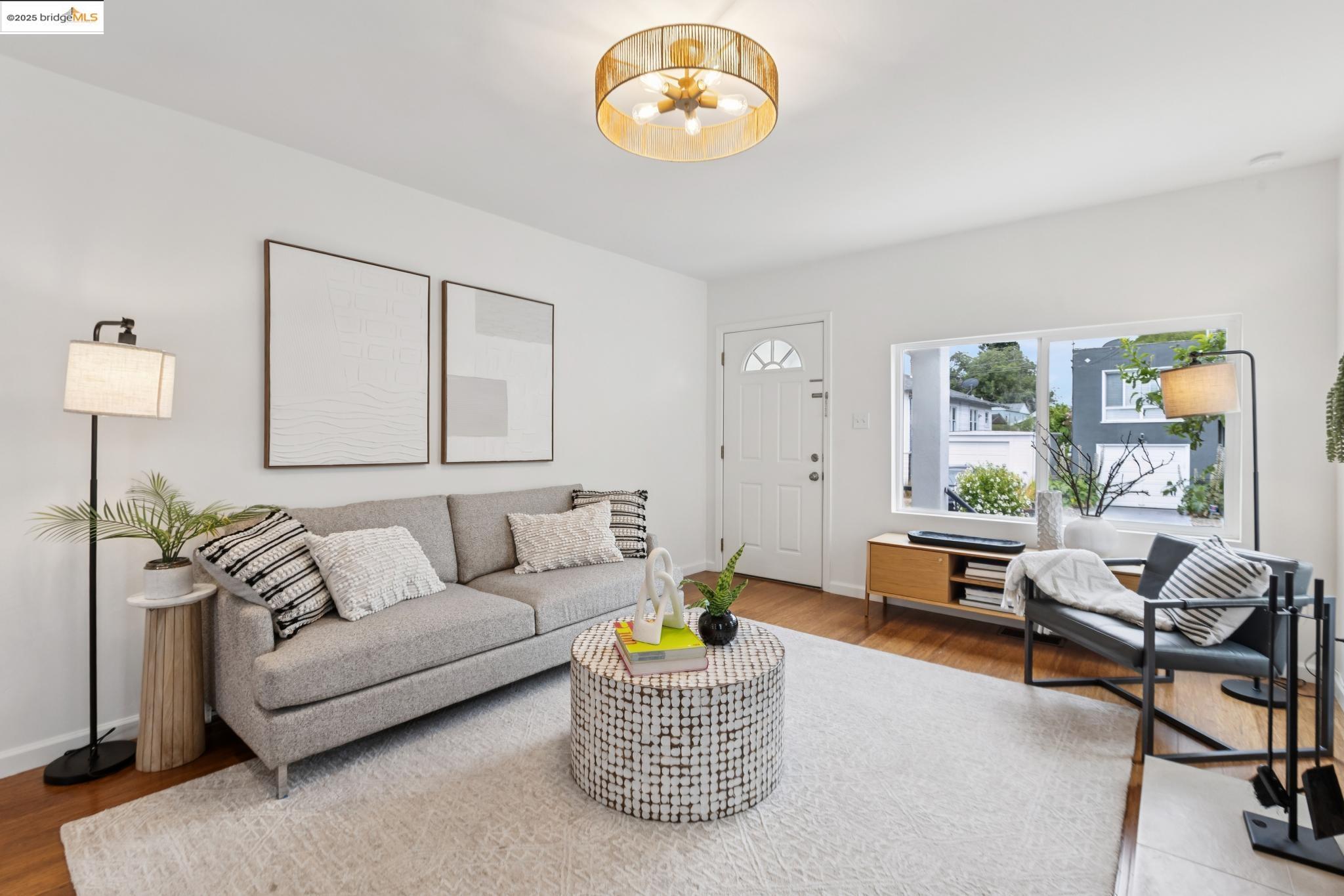 1415 67Th St, Berkeley, California 94702, 2 Bedrooms Bedrooms, 4 Rooms Rooms,1 BathroomBathrooms,Residential,For Sale,1415 67Th St,41105724