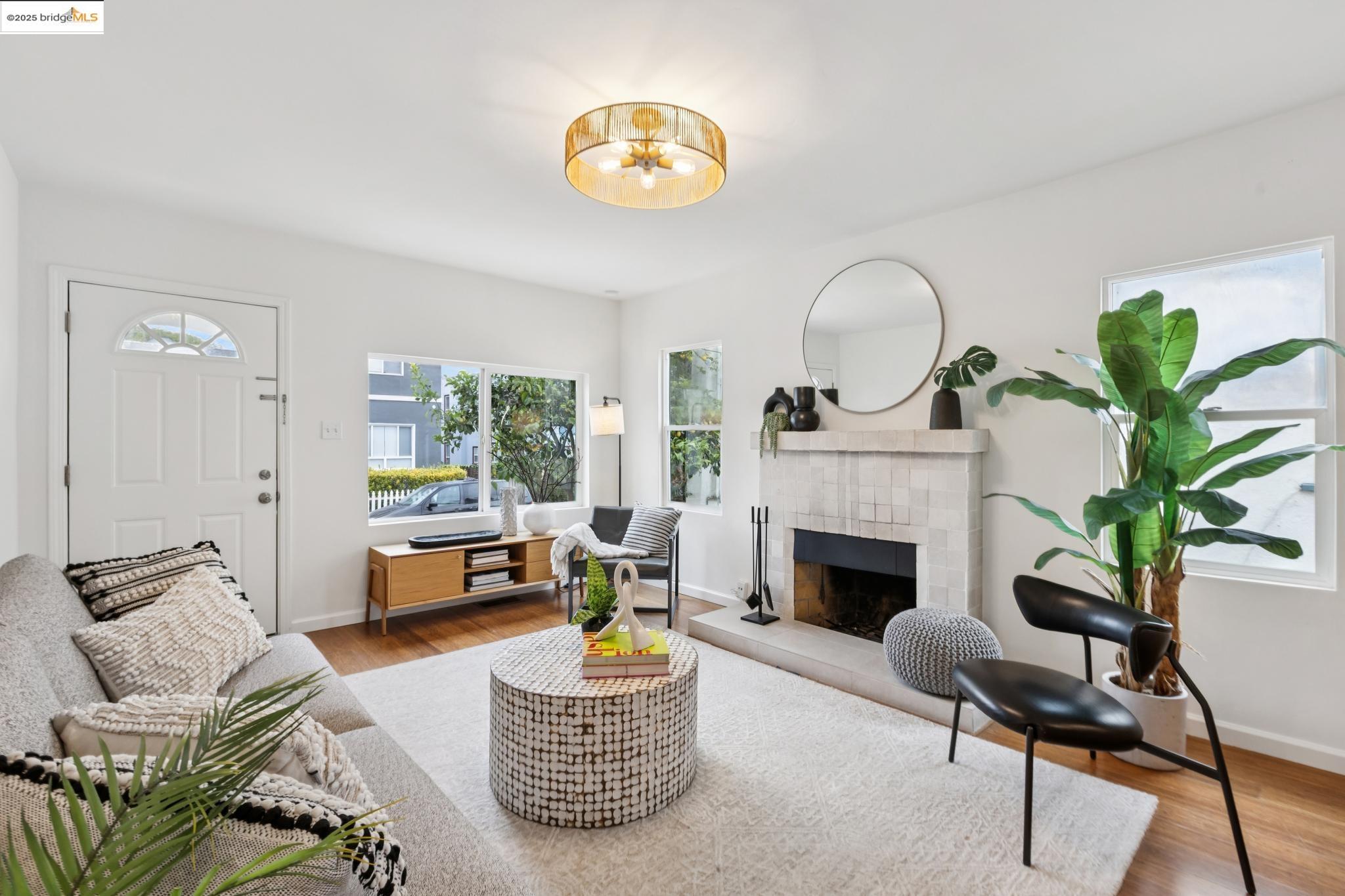 1415 67Th St, Berkeley, California 94702, 2 Bedrooms Bedrooms, 4 Rooms Rooms,1 BathroomBathrooms,Residential,For Sale,1415 67Th St,41105724