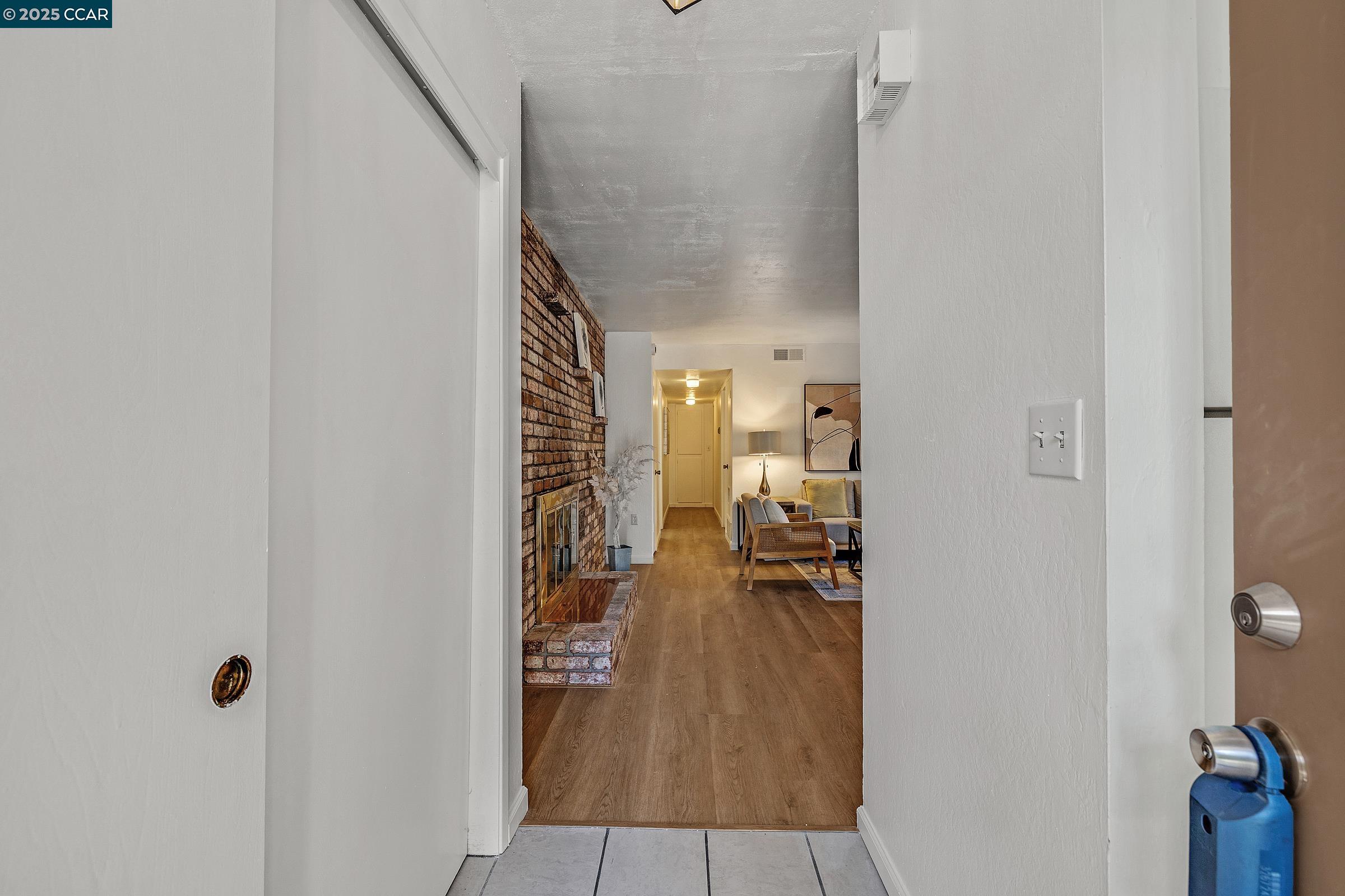 Photo #4: 41105728 Listing 