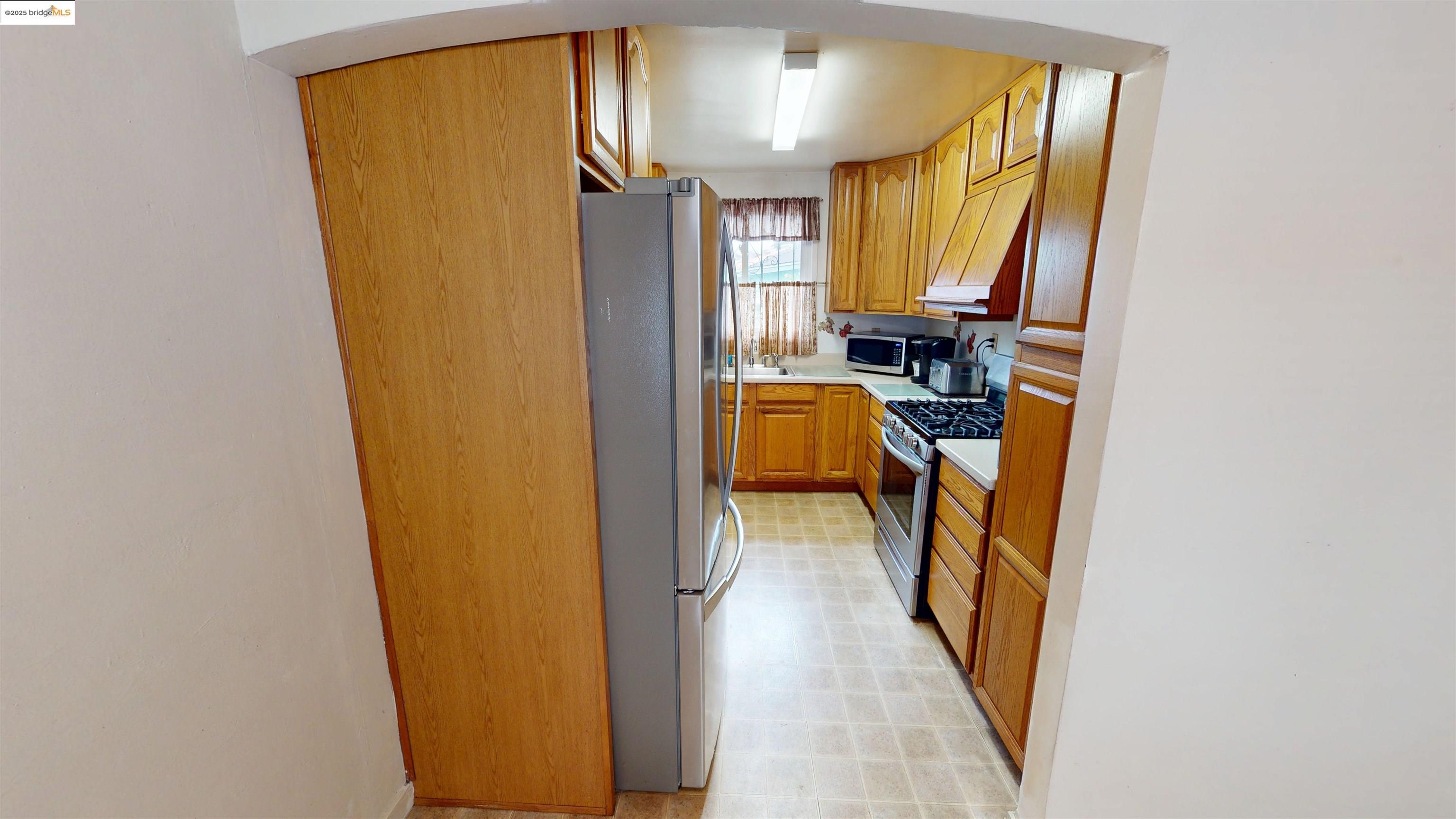 2732 Clarendon Ct., San Pablo, California 94806, 3 Bedrooms Bedrooms, 6 Rooms Rooms,1 BathroomBathrooms,Residential,For Sale,2732 Clarendon Ct.,41105731