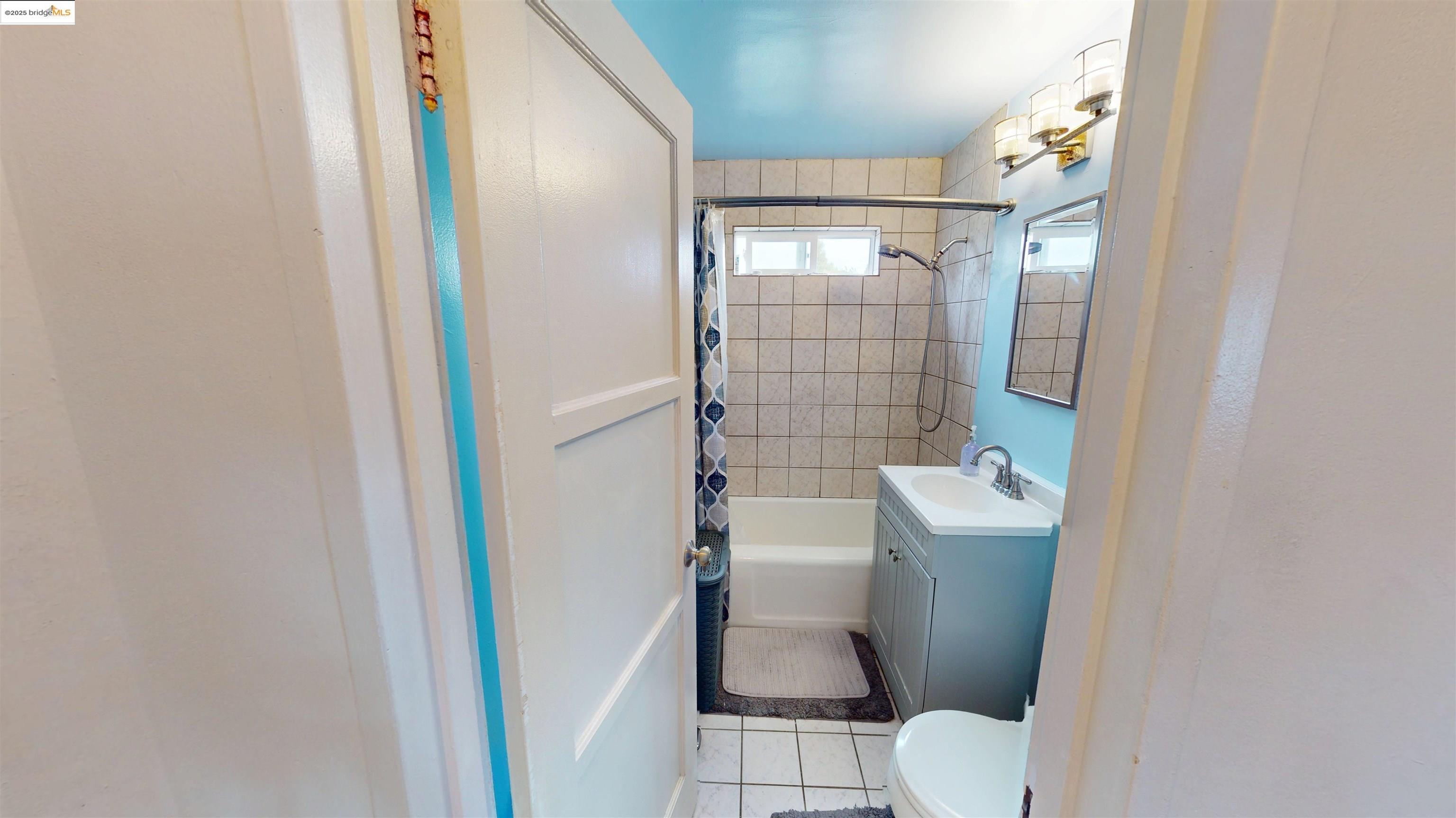 2732 Clarendon Ct., San Pablo, California 94806, 3 Bedrooms Bedrooms, 6 Rooms Rooms,1 BathroomBathrooms,Residential,For Sale,2732 Clarendon Ct.,41105731