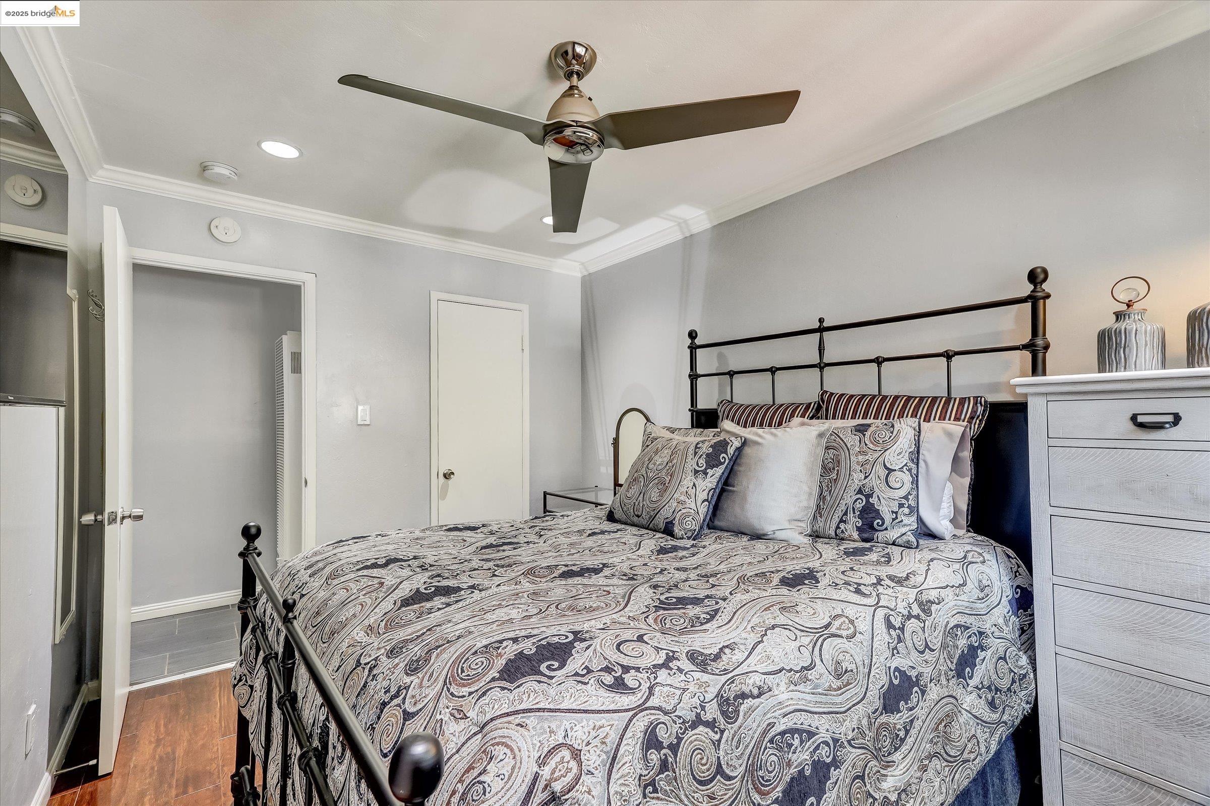 6610-6612 Bancroft Avenue, Oakland, California 94605, ,Residential Income,For Sale,6610-6612 Bancroft Avenue,41105732