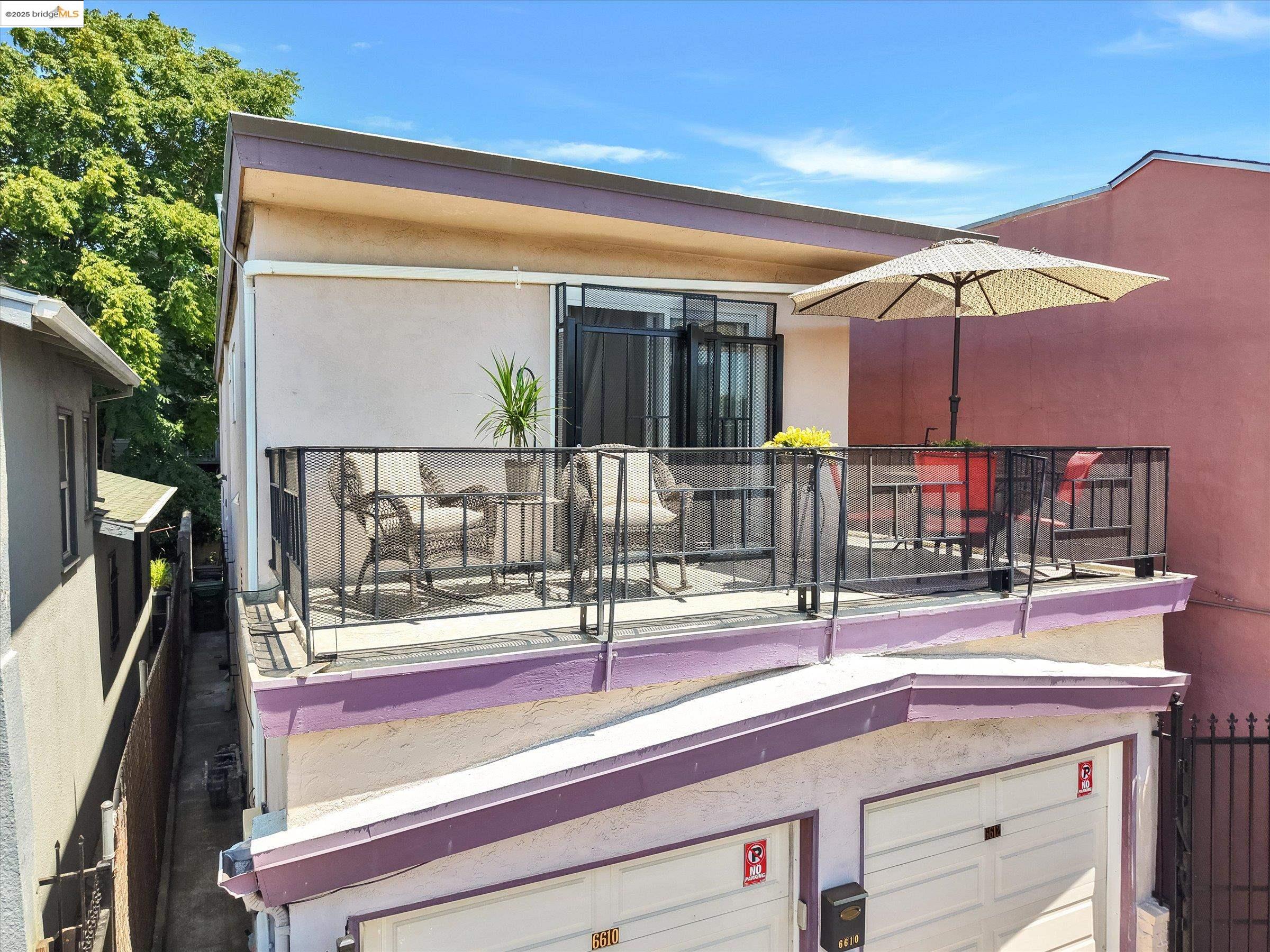 6610-6612 Bancroft Avenue, Oakland, California 94605, ,Residential Income,For Sale,6610-6612 Bancroft Avenue,41105732