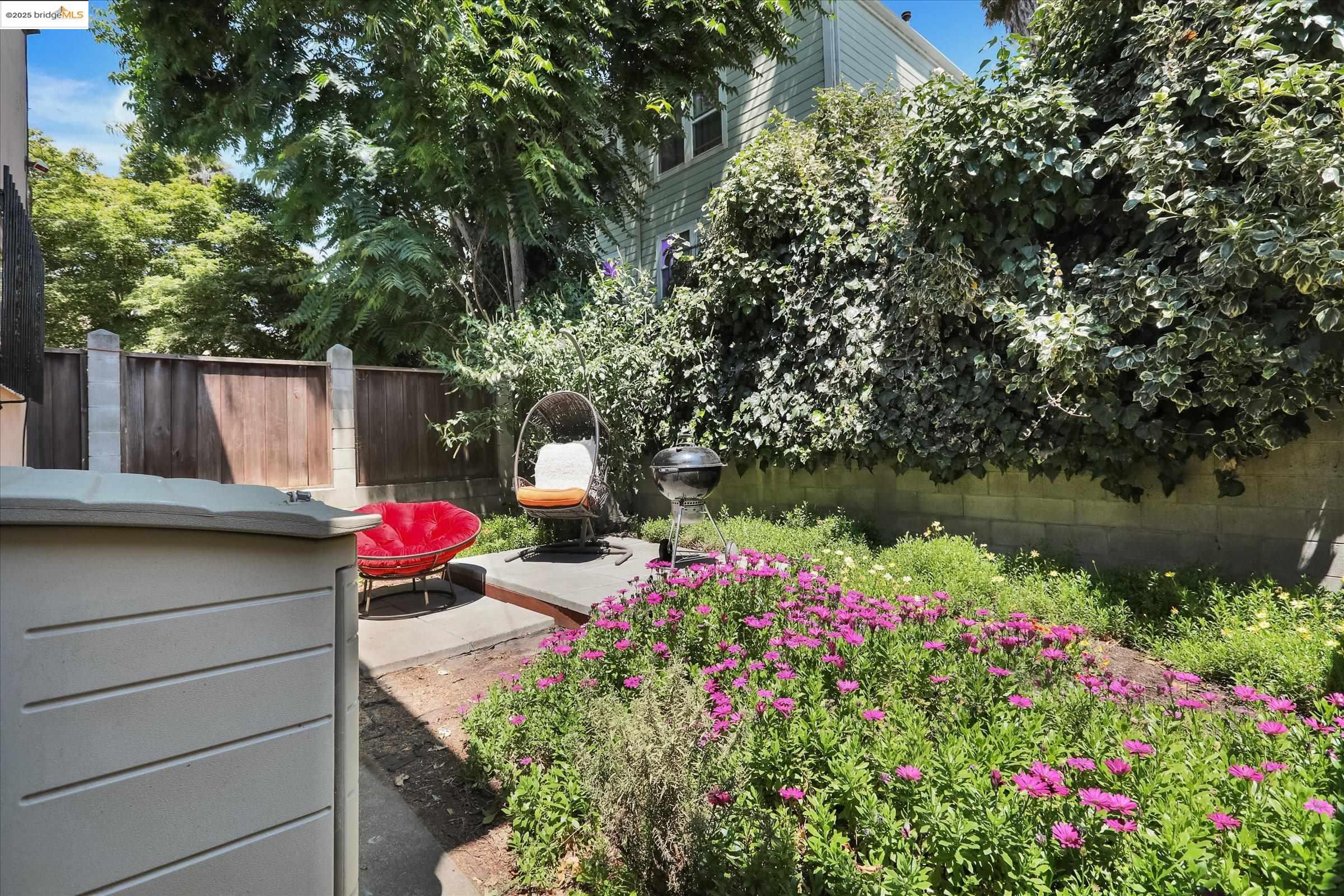 6610-6612 Bancroft Avenue, Oakland, California 94605, ,Residential Income,For Sale,6610-6612 Bancroft Avenue,41105732