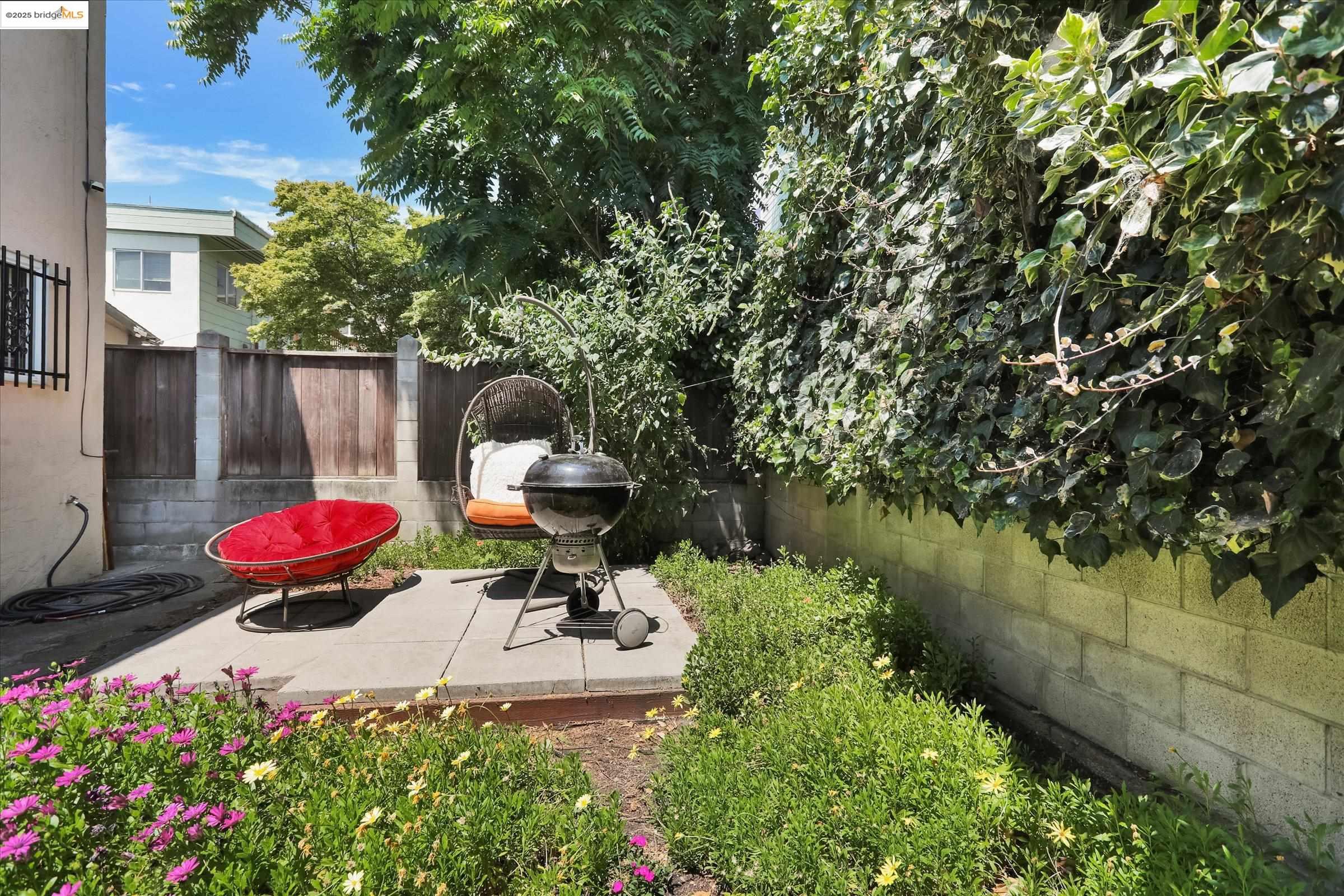 6610-6612 Bancroft Avenue, Oakland, California 94605, ,Residential Income,For Sale,6610-6612 Bancroft Avenue,41105732