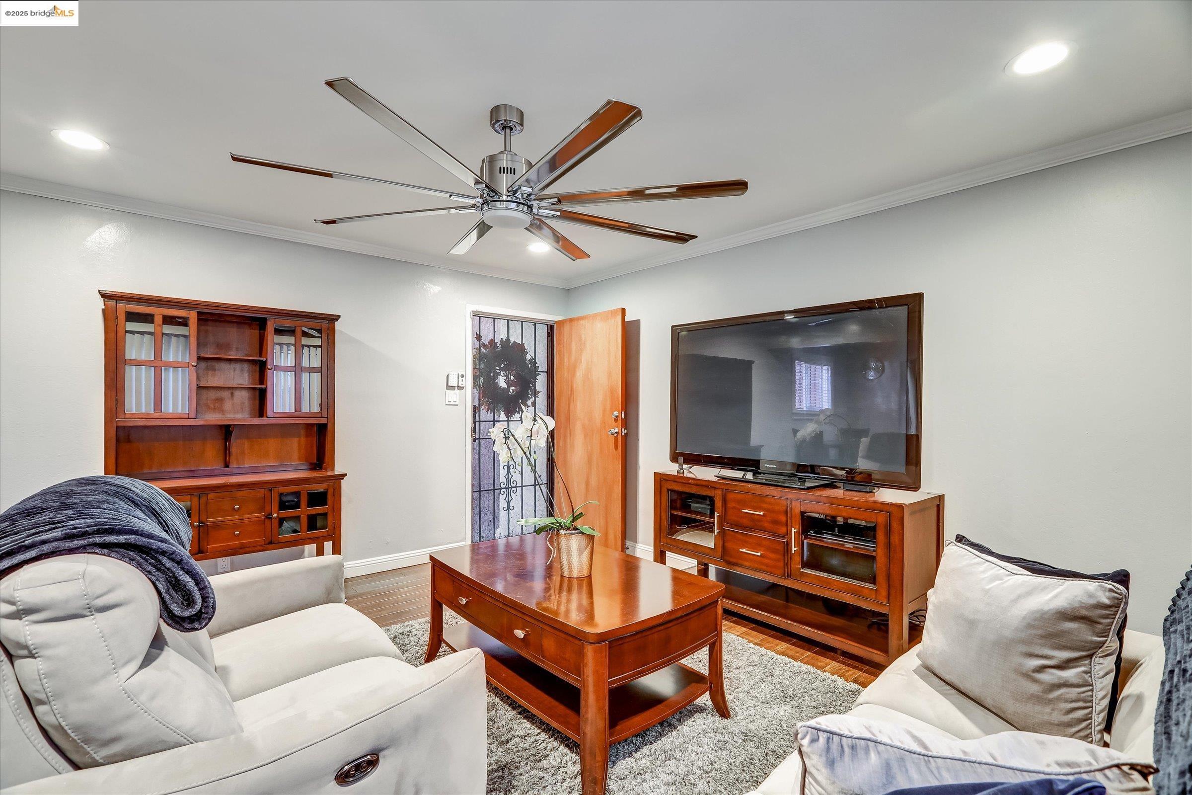 6610-6612 Bancroft Avenue, Oakland, California 94605, ,Residential Income,For Sale,6610-6612 Bancroft Avenue,41105732