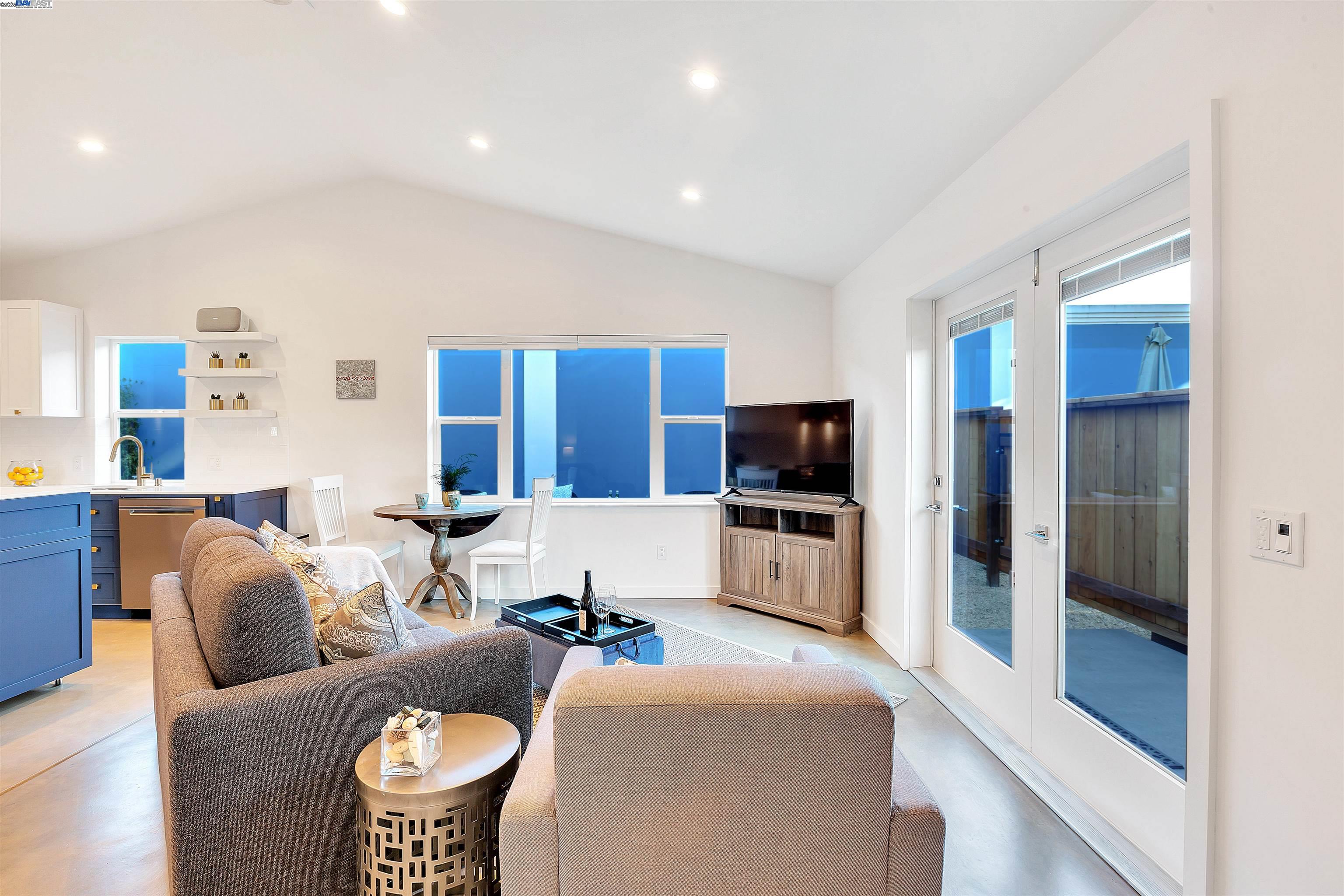 930 Magnolia Drive, Alameda, California 94502, 1 Bedroom Bedrooms, 3 Rooms Rooms,1 BathroomBathrooms,Residential Lease,For Rent,930 Magnolia Drive,41105733
