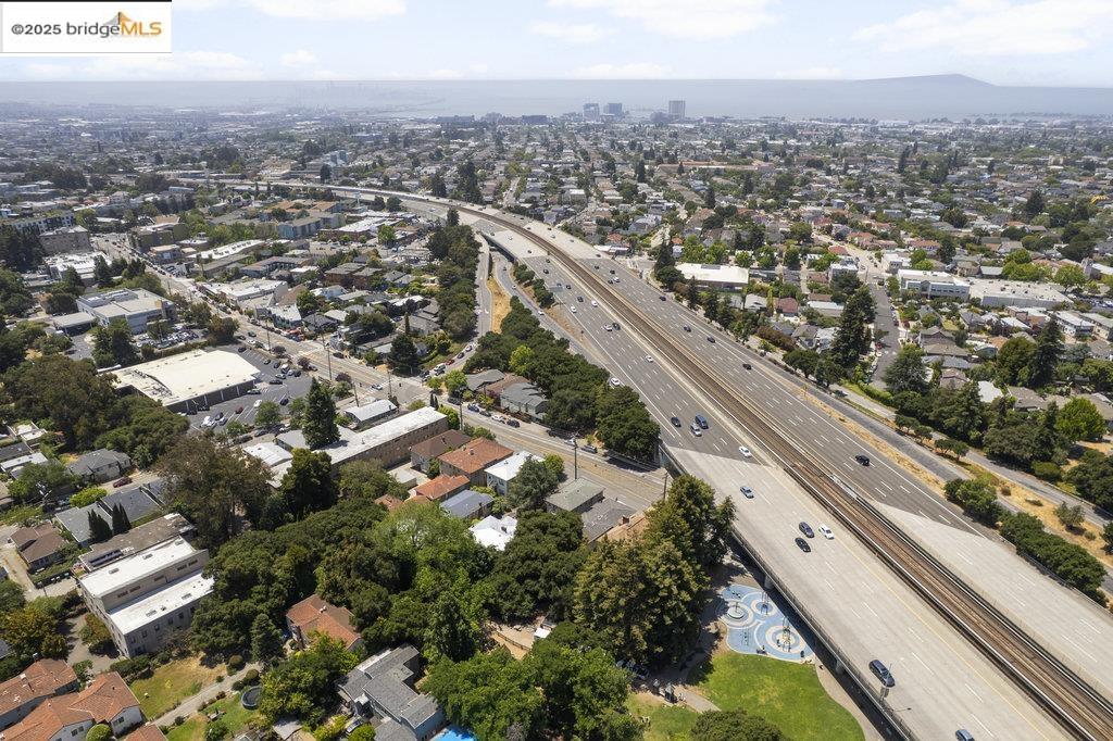 5438 Claremont Avenue, Oakland, California 94618, ,Residential Income,For Sale,5438 Claremont Avenue,41105735