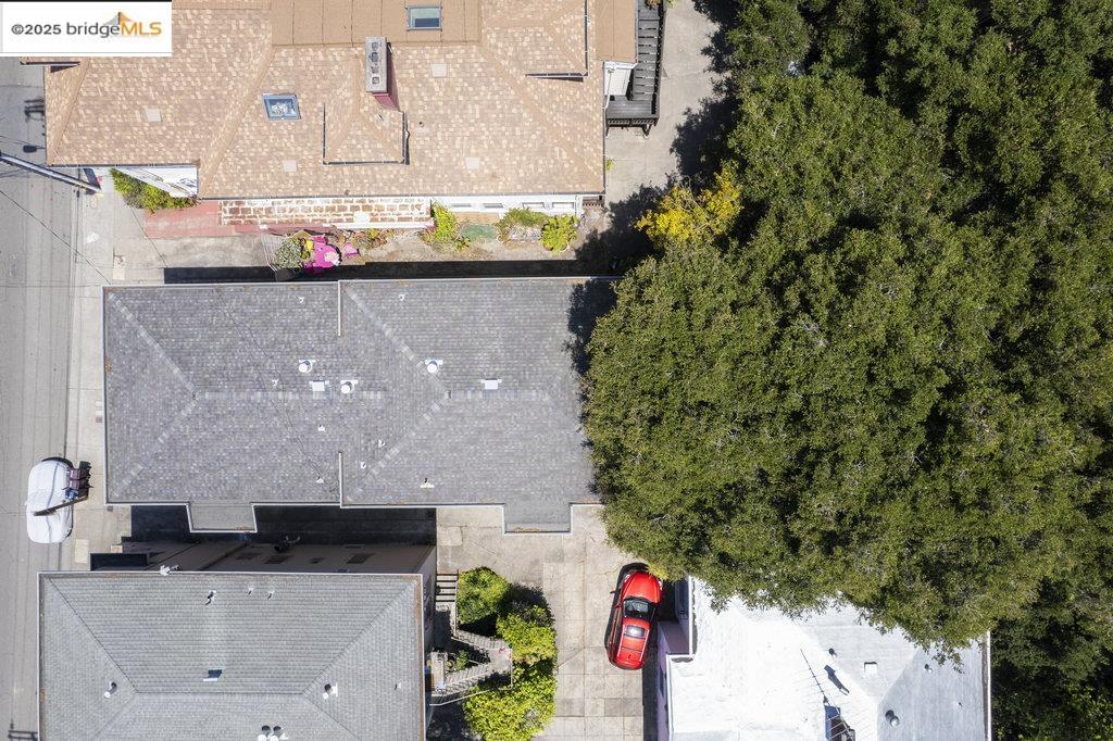 5438 Claremont Avenue, Oakland, California 94618, ,Residential Income,For Sale,5438 Claremont Avenue,41105735