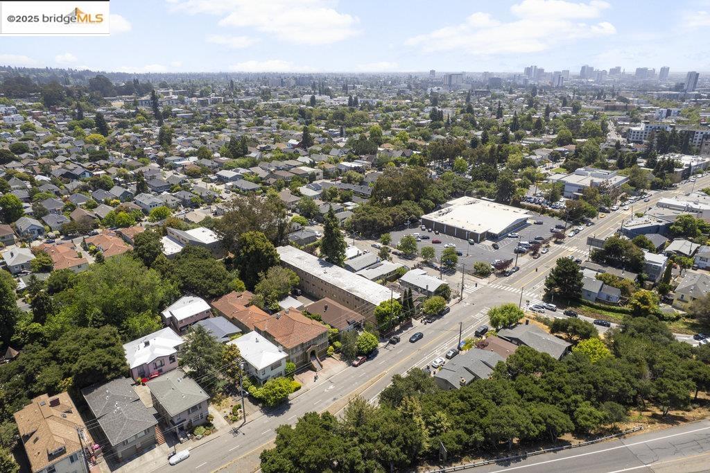 5438 Claremont Avenue, Oakland, California 94618, ,Residential Income,For Sale,5438 Claremont Avenue,41105735