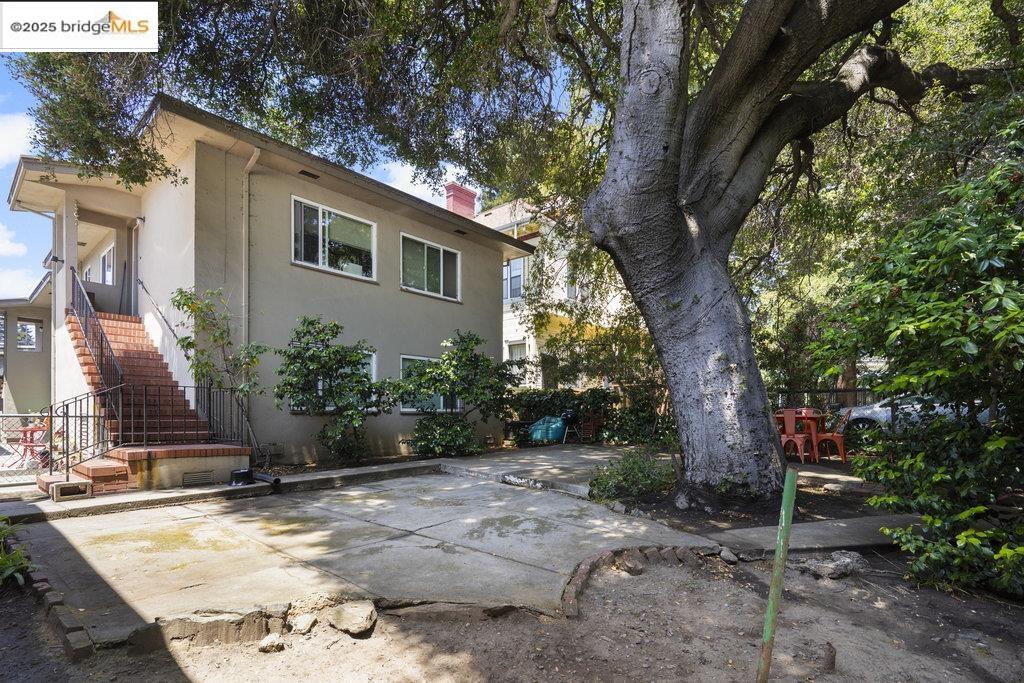 5438 Claremont Avenue, Oakland, California 94618, ,Residential Income,For Sale,5438 Claremont Avenue,41105735