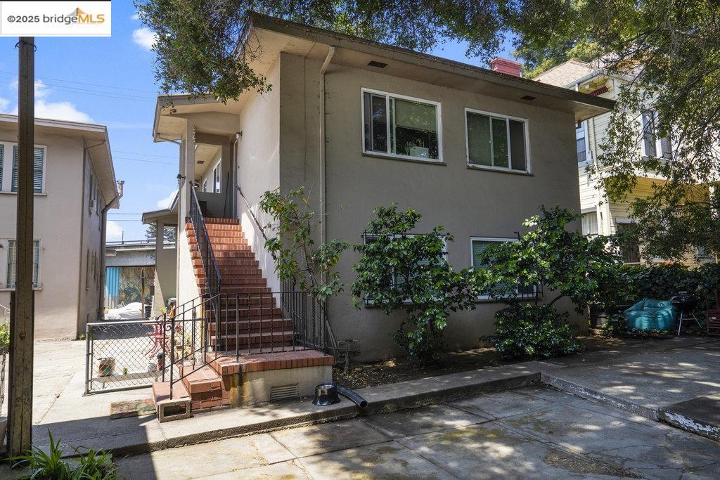 5438 Claremont Avenue, Oakland, California 94618, ,Residential Income,For Sale,5438 Claremont Avenue,41105735
