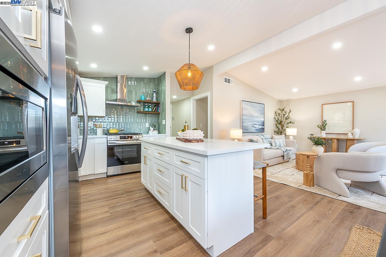Detail Gallery Image 18 of 55 For 697 Lakewood Dr, Sunnyvale,  CA 94089 - 4 Beds | 2 Baths