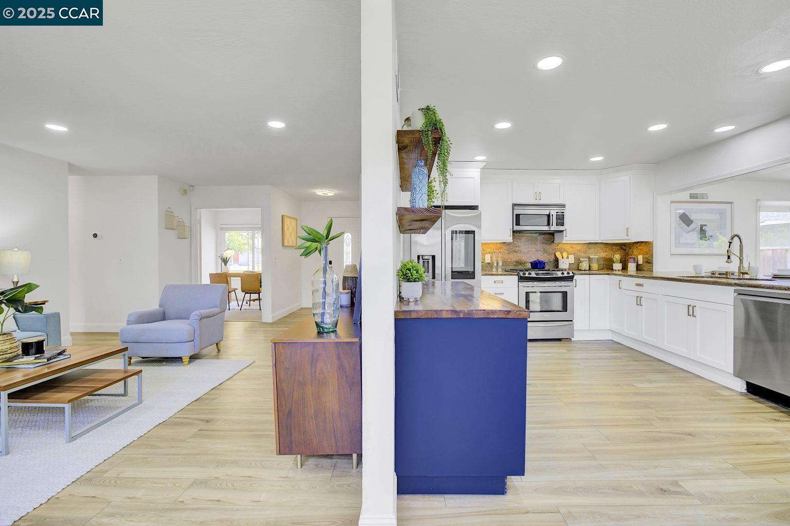 Detail Gallery Image 9 of 44 For 9821 Broadmoor Dr, San Ramon,  CA 94583 - 3 Beds | 2 Baths