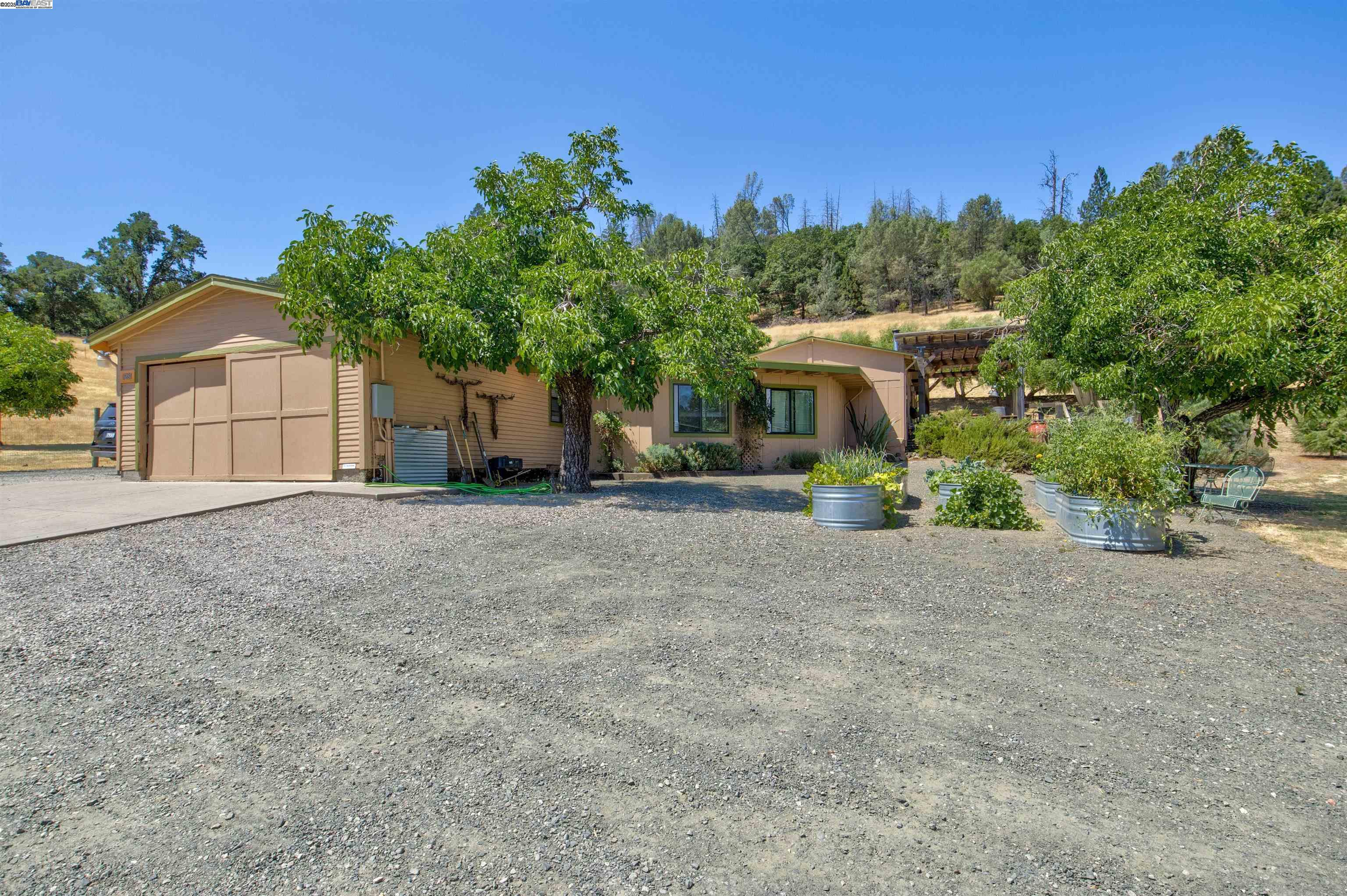 5281 Chiles Pope Valley Rd, Saint Helena, California 94574, 3 Bedrooms Bedrooms, ,2 BathroomsBathrooms,Residential,For Sale,5281 Chiles Pope Valley Rd,41105740