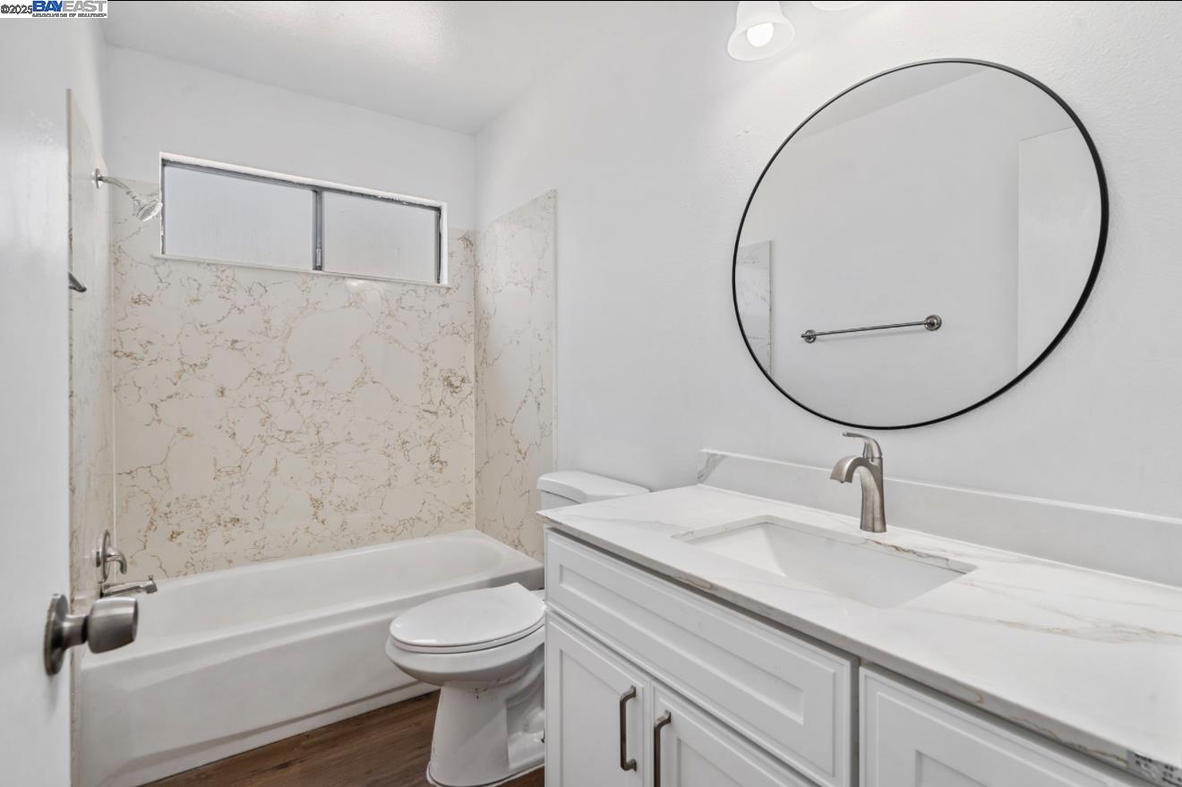 Detail Gallery Image 8 of 13 For 1272 Eastridge Pl, Manteca,  CA 95336 - 3 Beds | 2 Baths